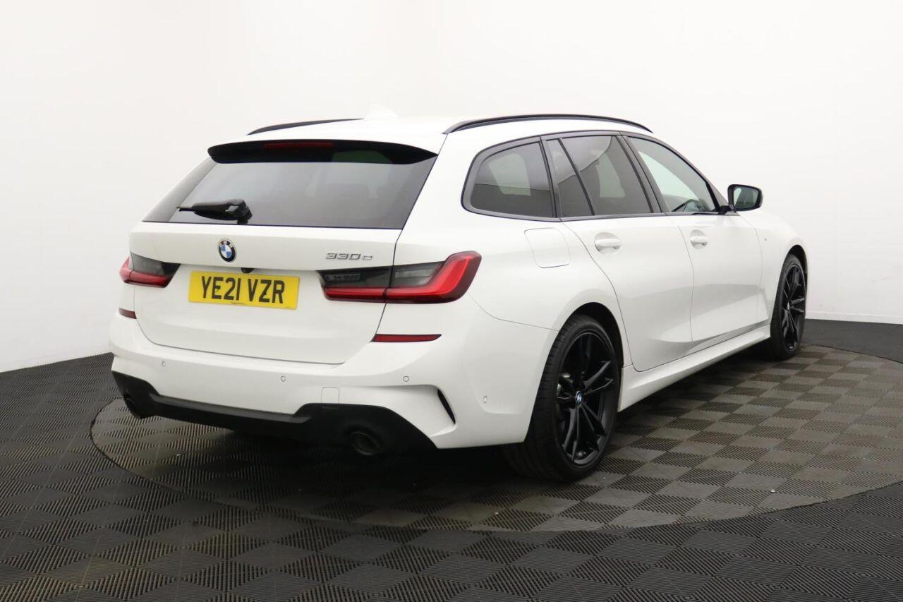 BMW 3 Series view 5