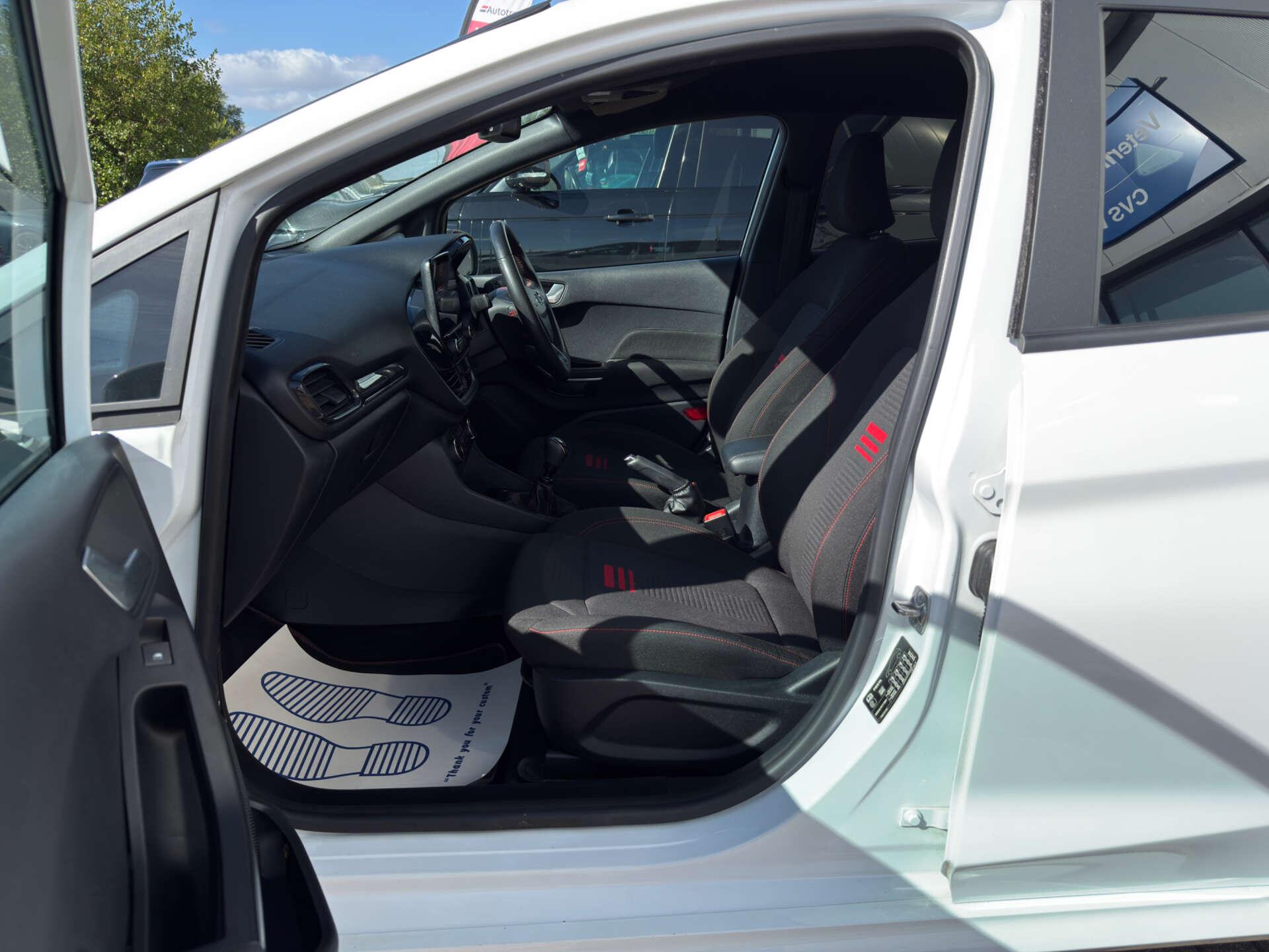 Ford Fiesta view 43