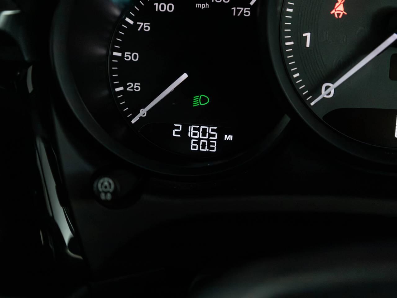Porsche Macan view 33