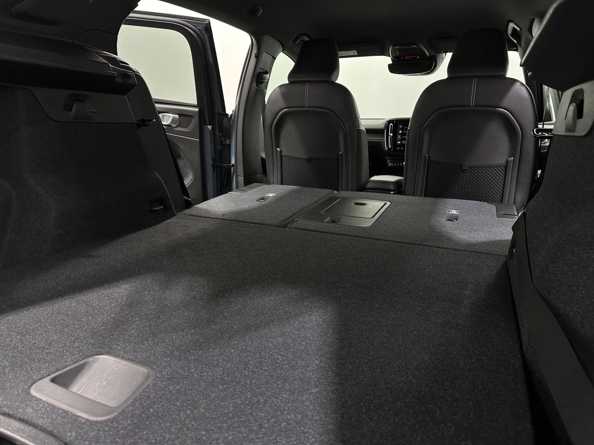 Volvo XC40 view 42