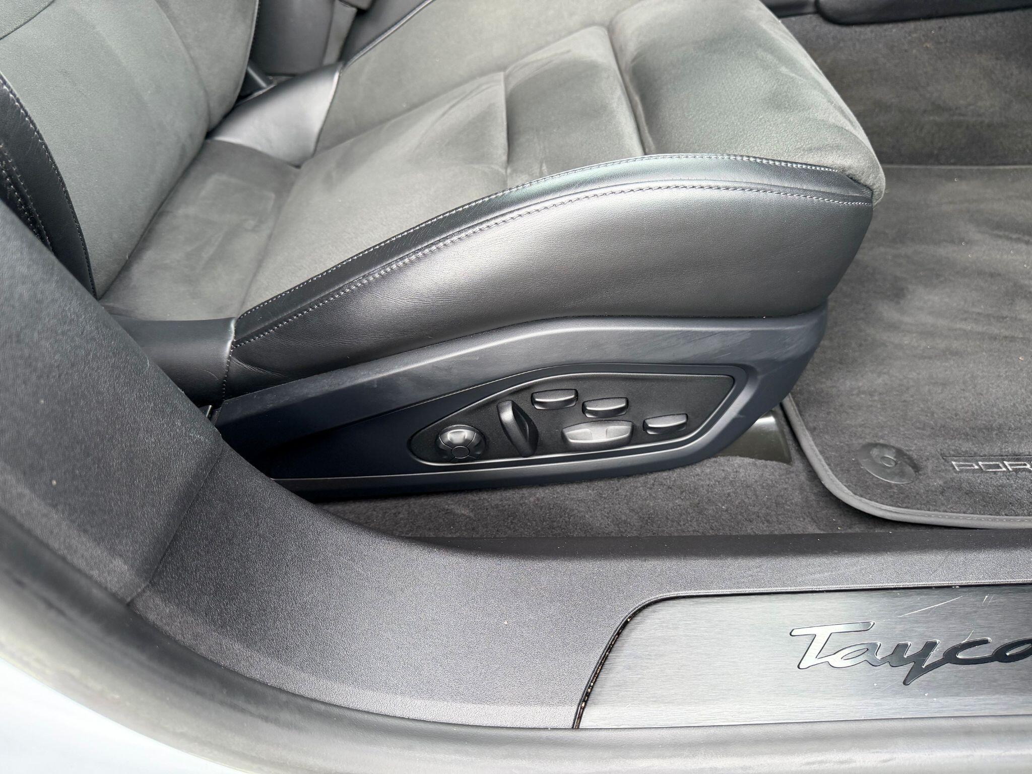 Porsche Taycan view 22