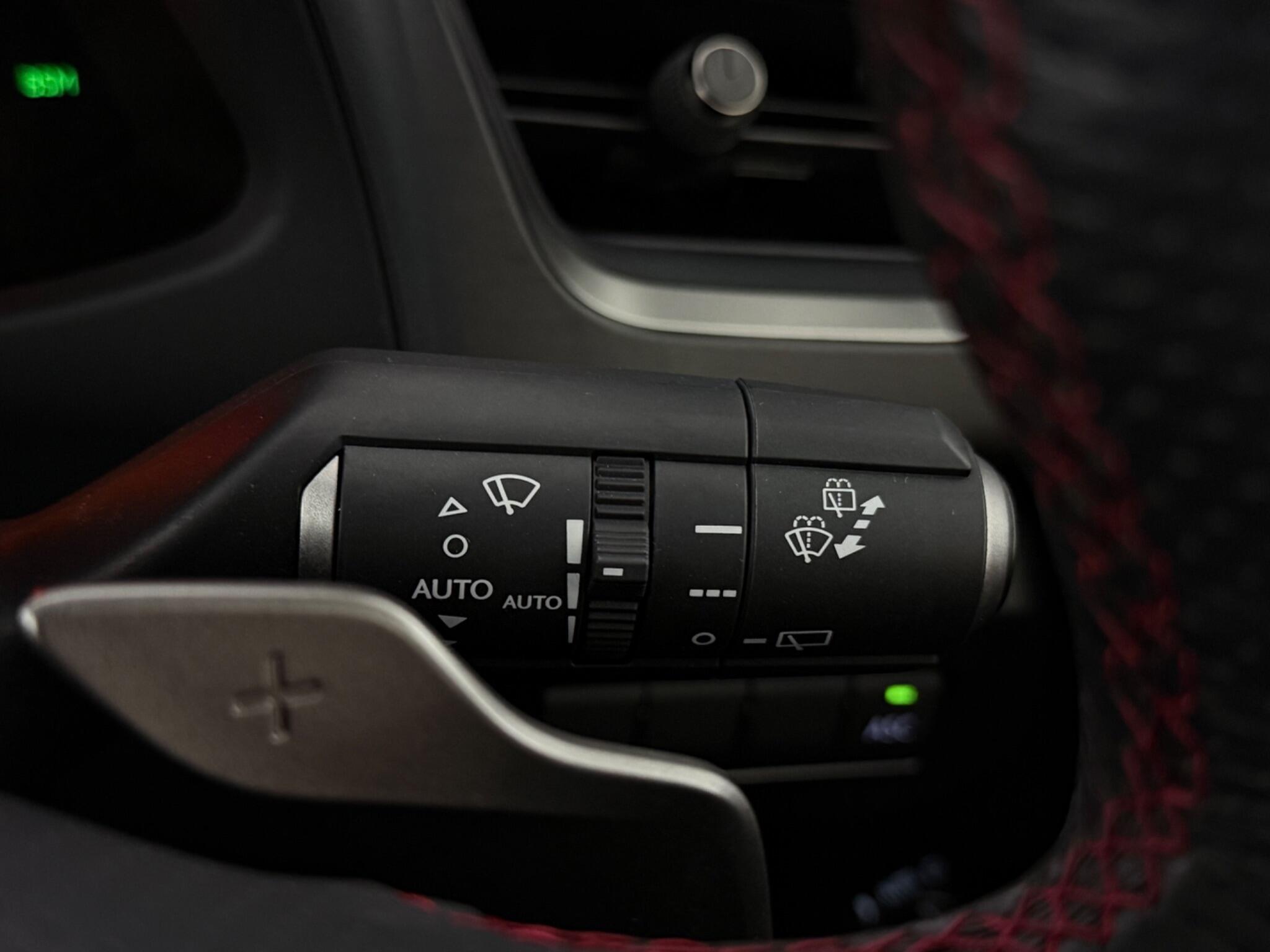 Lexus Ux view 20