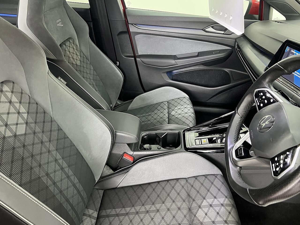 Volkswagen Golf view 8