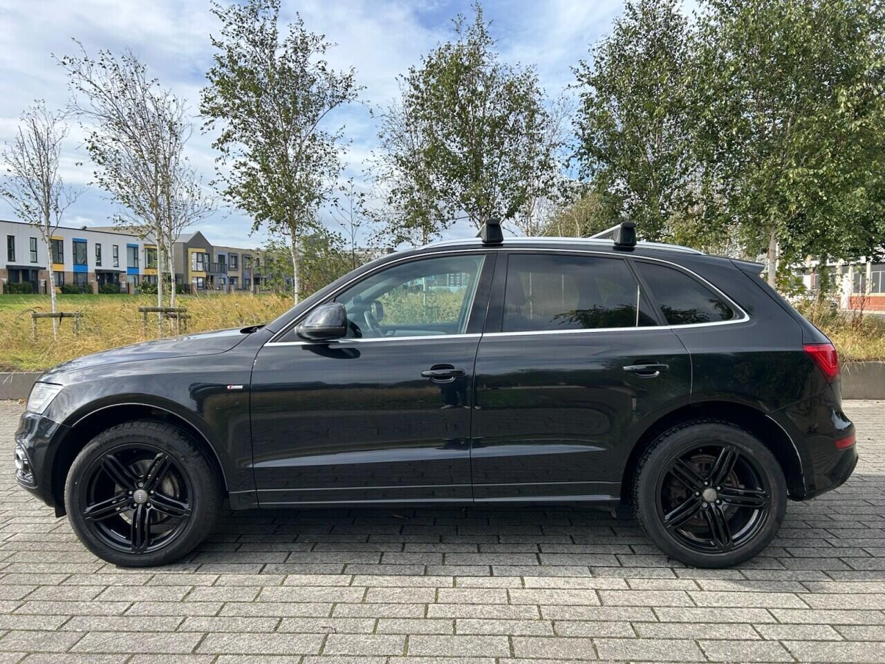 Audi Q5 view 17