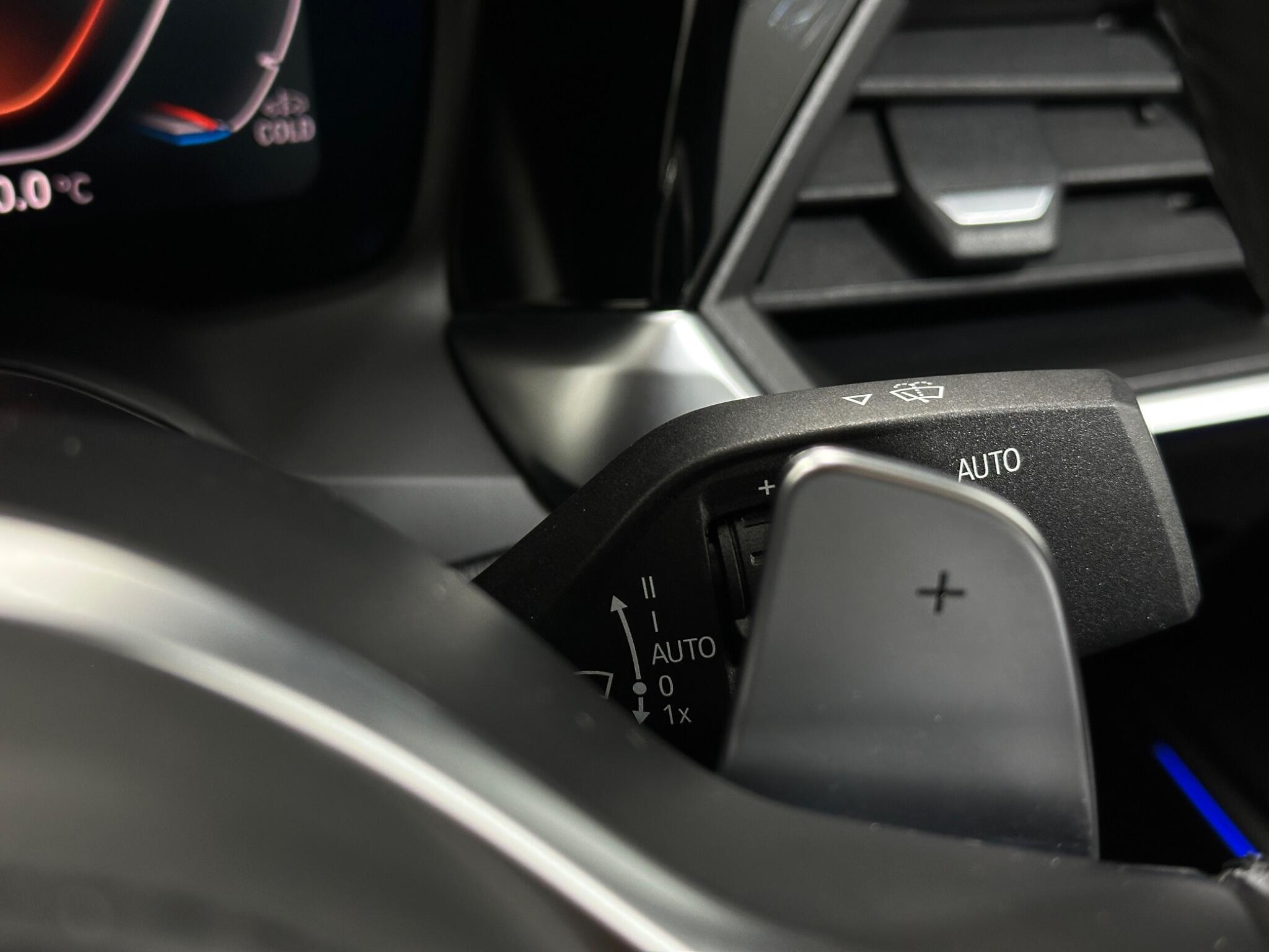 BMW 3 Series view 16
