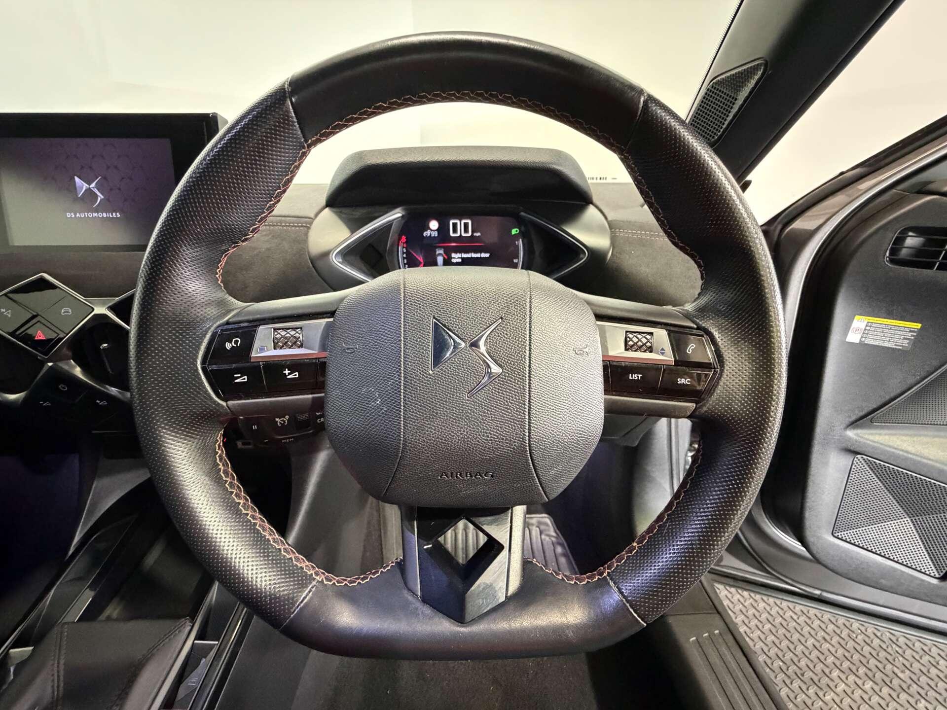 DS Automobiles DS 3 Crossback view 25