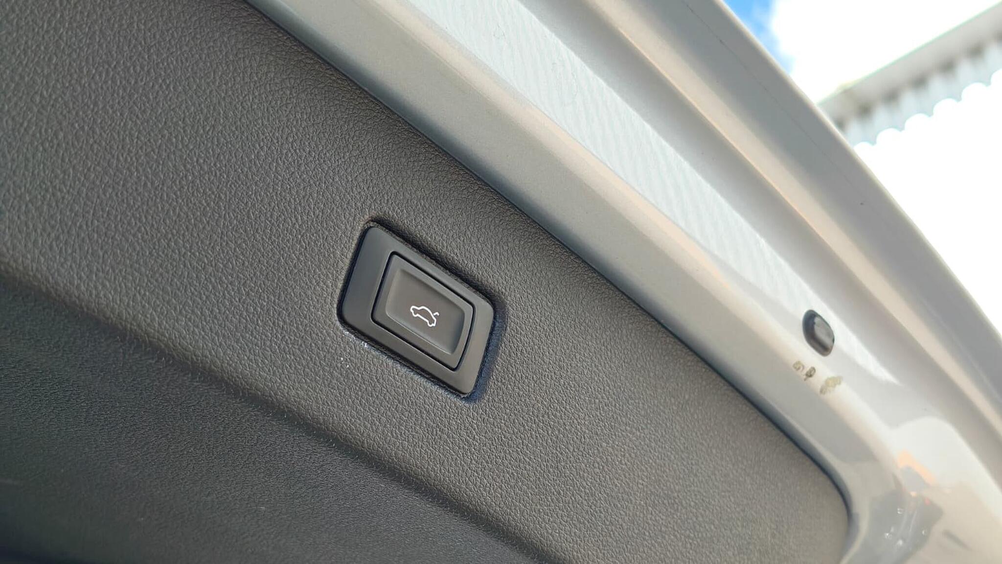Audi Audi Q7 view 13