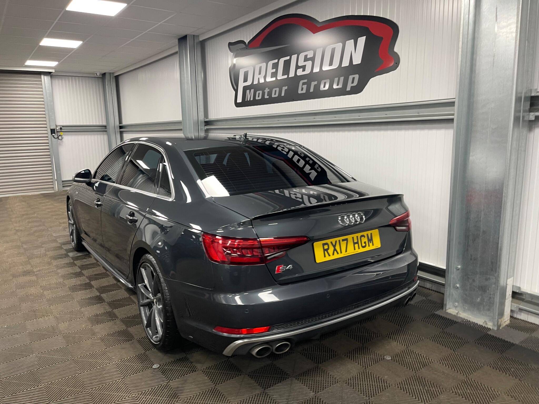 Audi S4 view 11