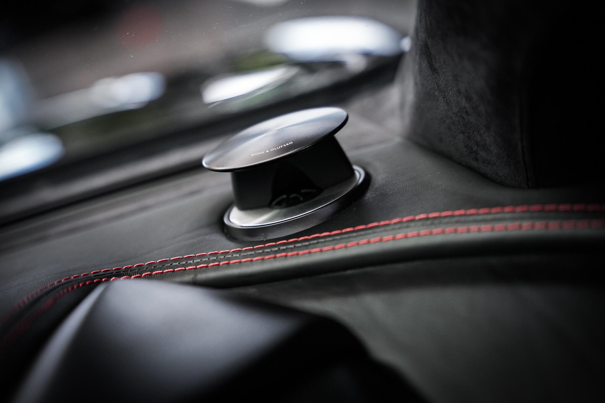 Aston Martin Vanquish view 51
