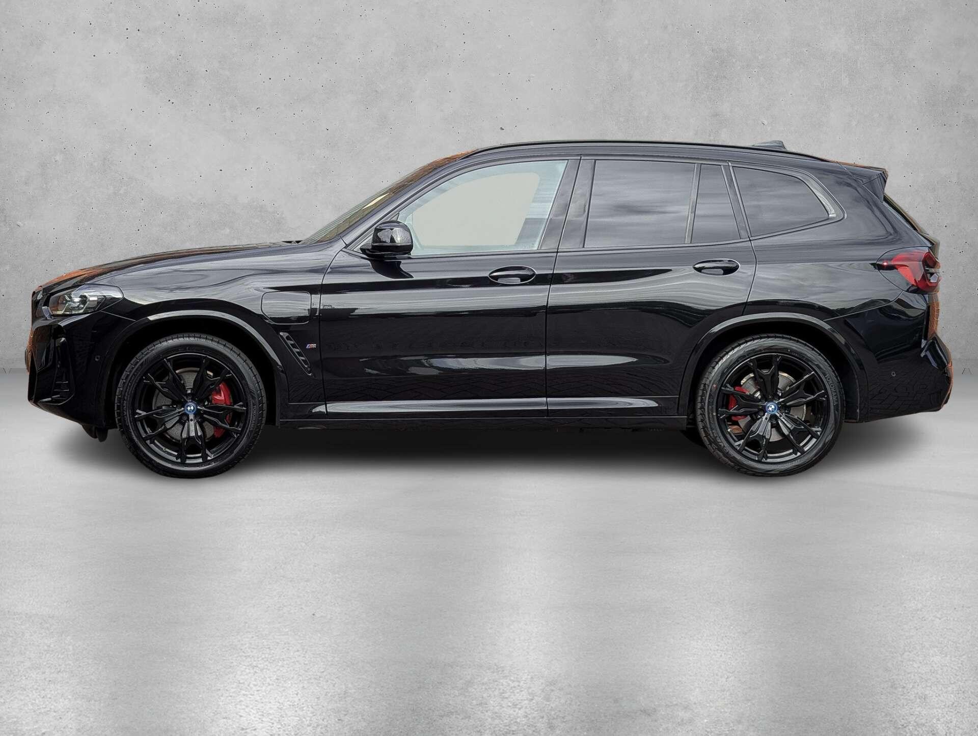 BMW X3 view 4