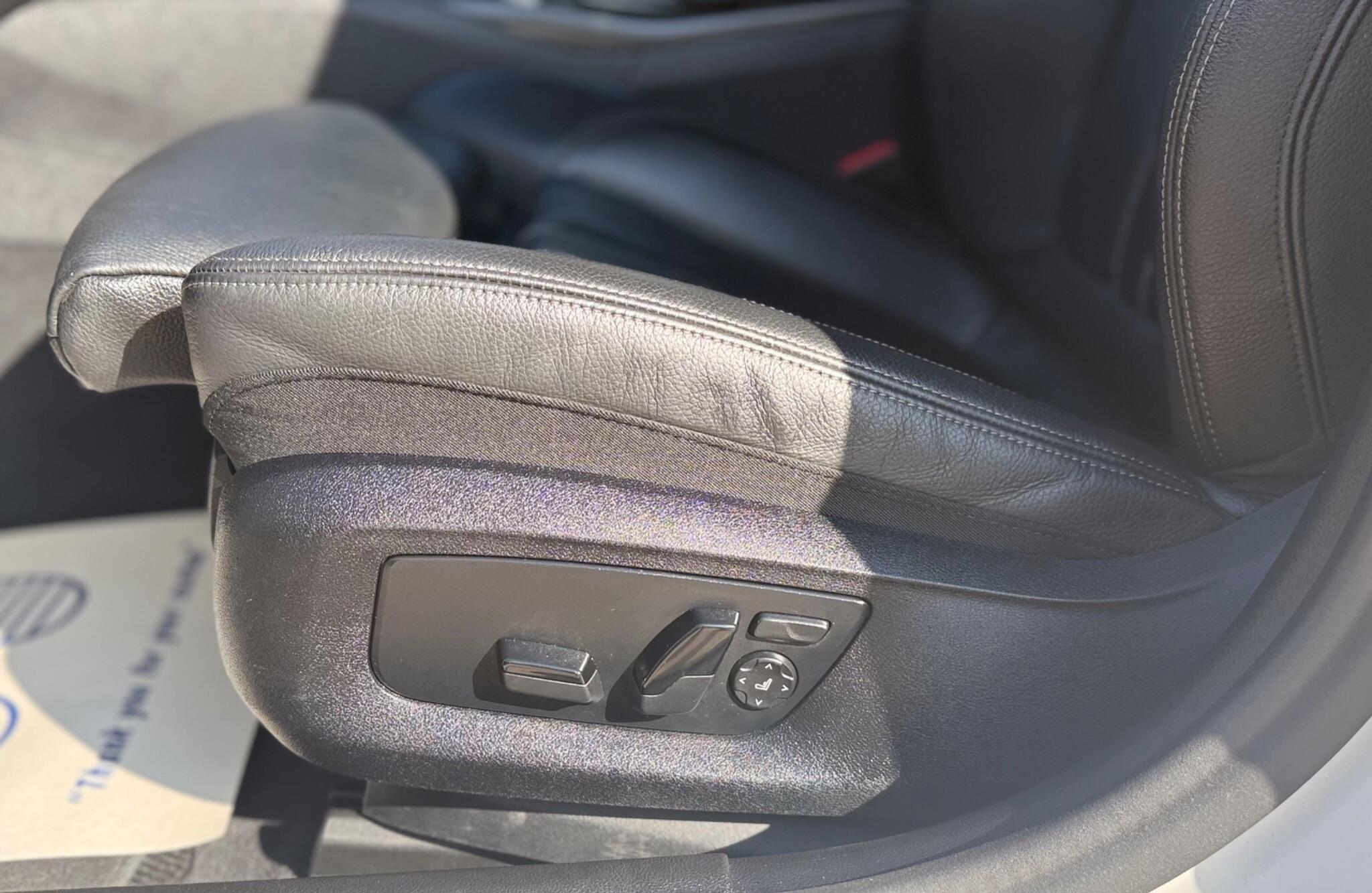 BMW 5 Series view 18