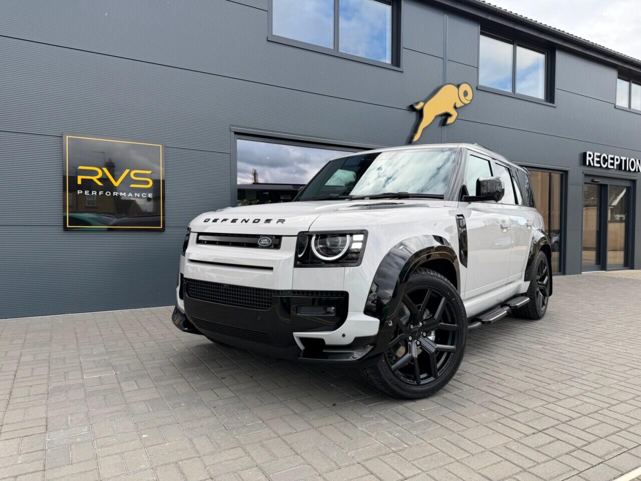 Land Rover Defender 110 main image