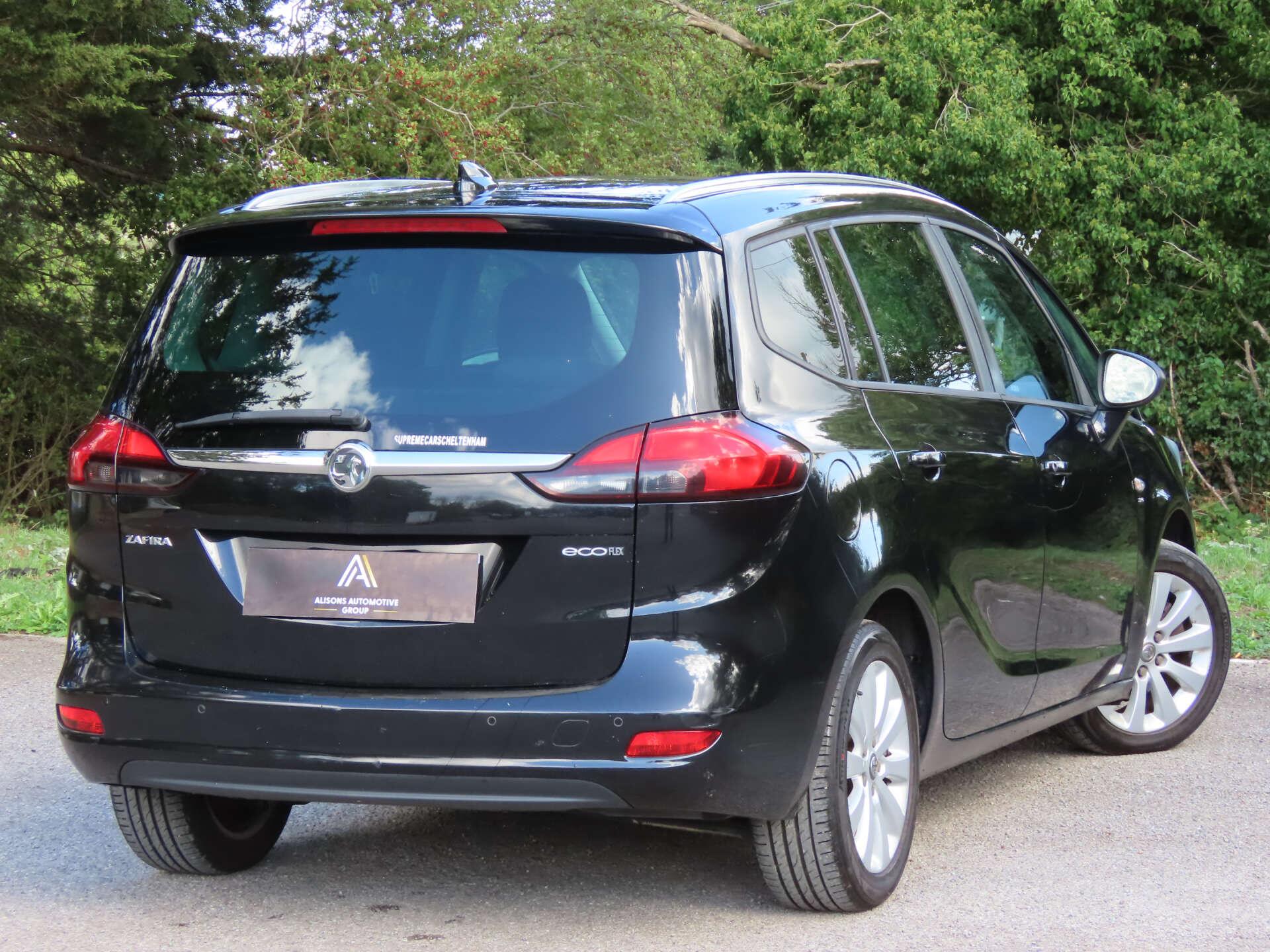 Vauxhall Zafira Tourer view 4