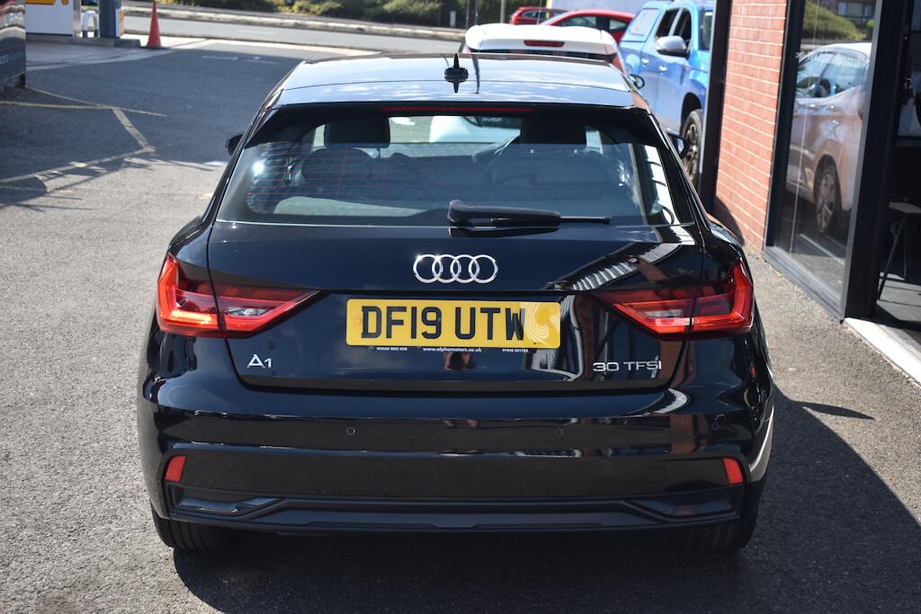 Audi A1 view 8