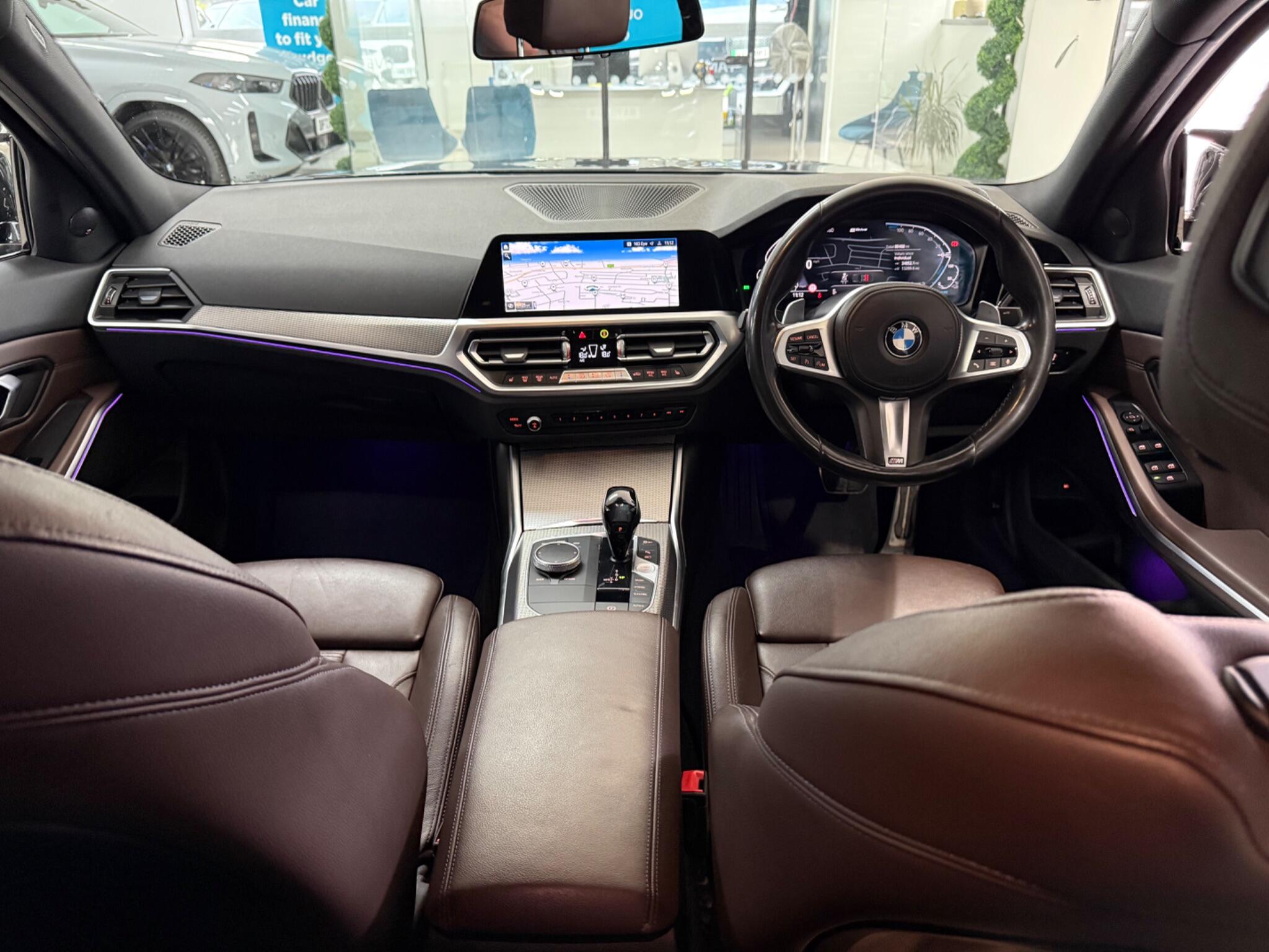 BMW 3 Series view 19