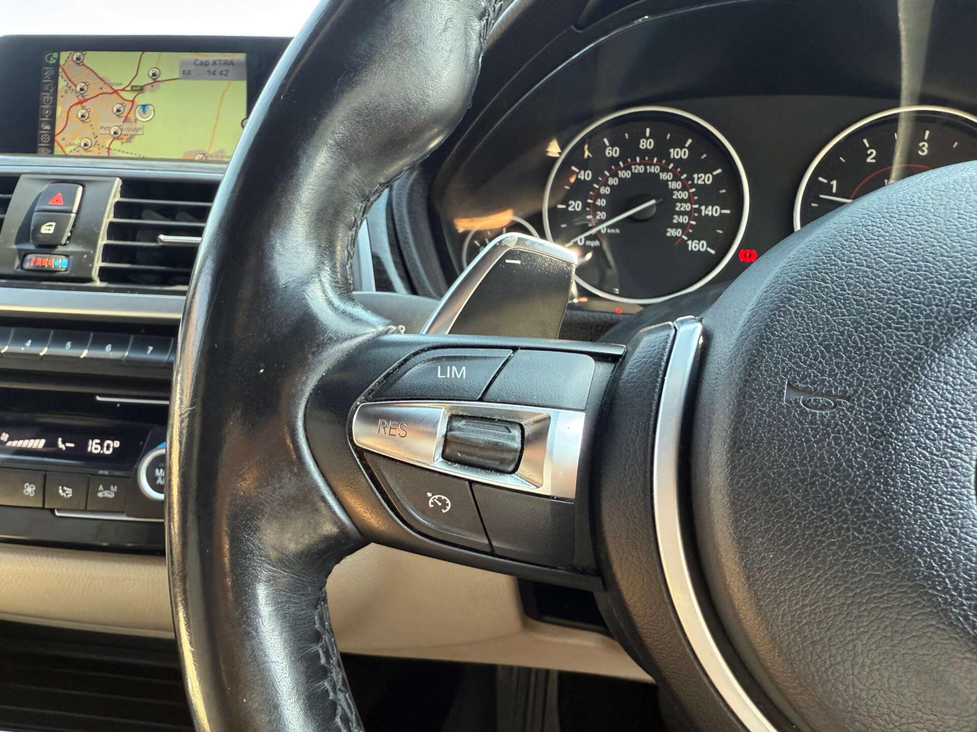 BMW 3 Series view 44