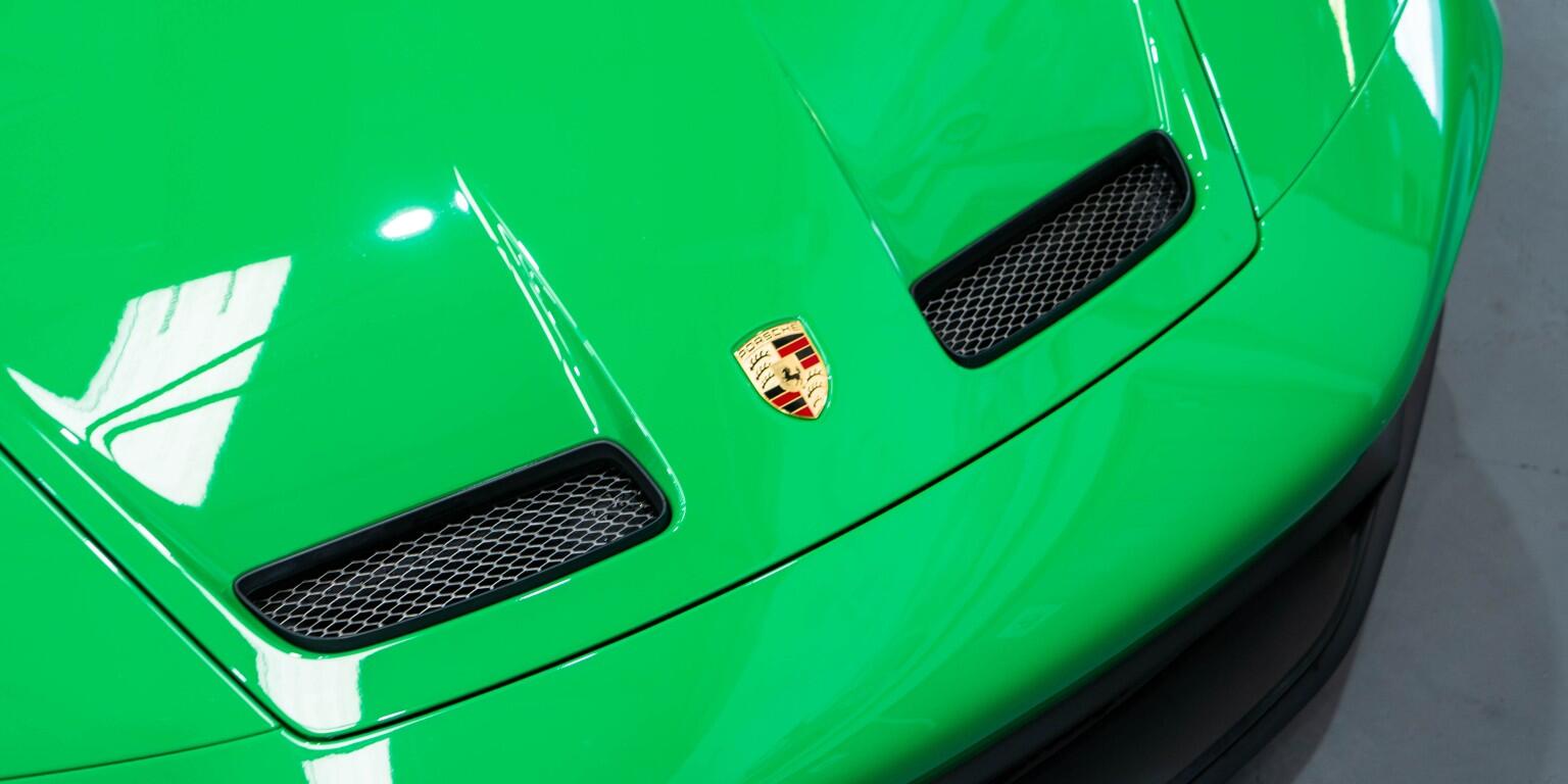 Porsche 911 view 42