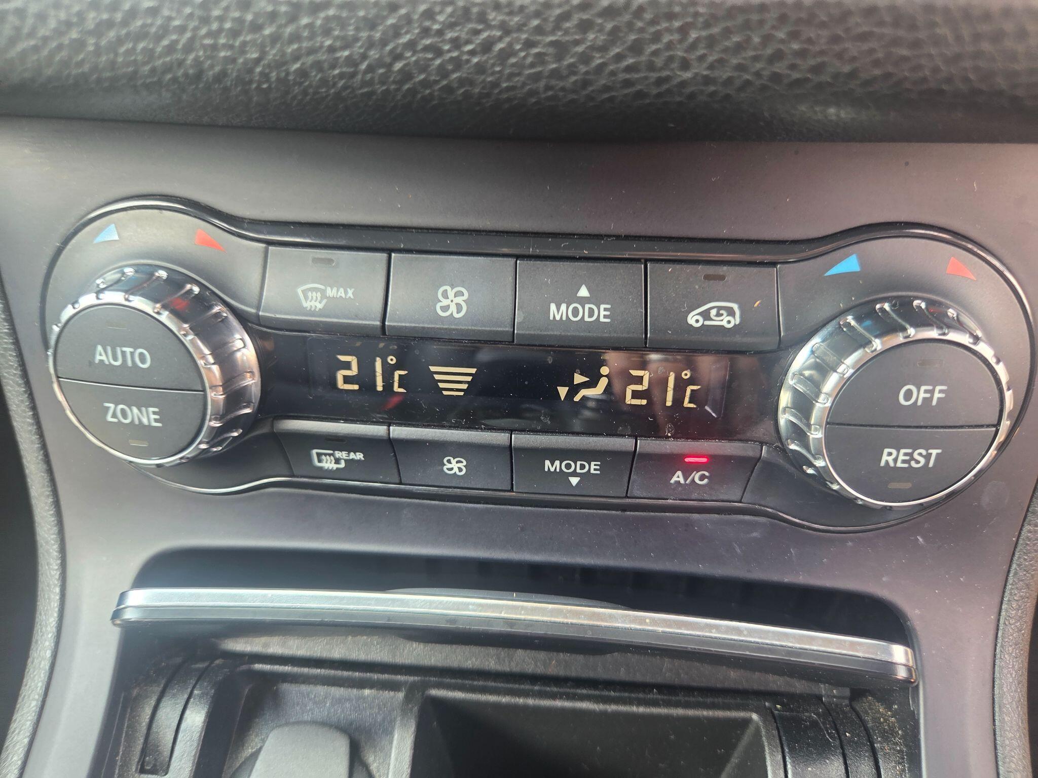 Mercedes-Benz B-Class view 12