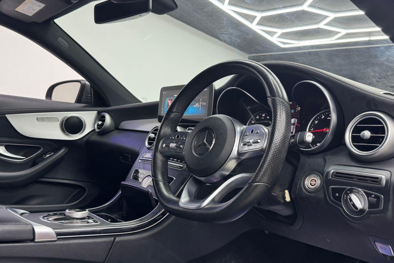 Mercedes-Benz C-Class view 3