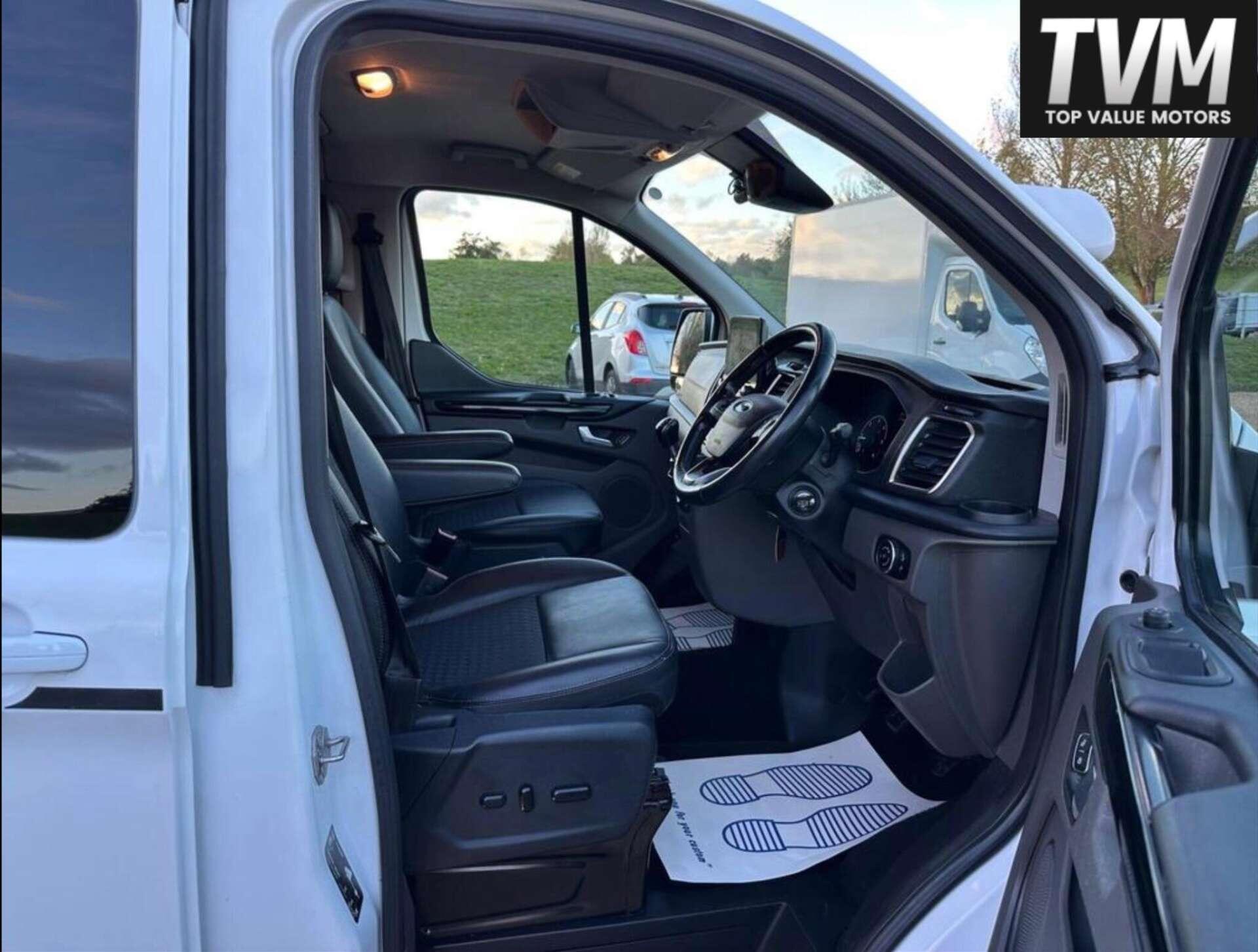 Ford Transit Custom view 2
