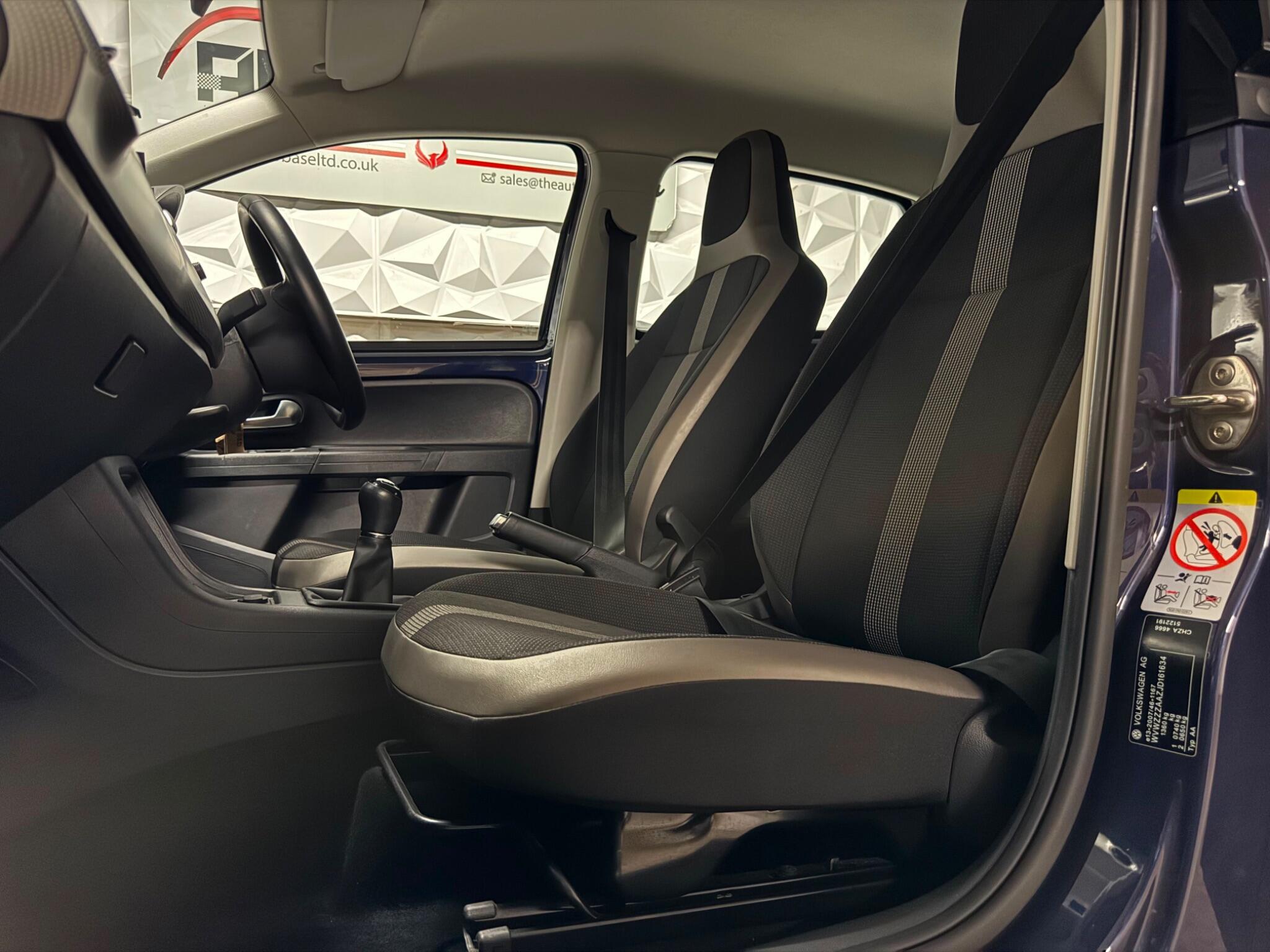 Volkswagen Up! view 17