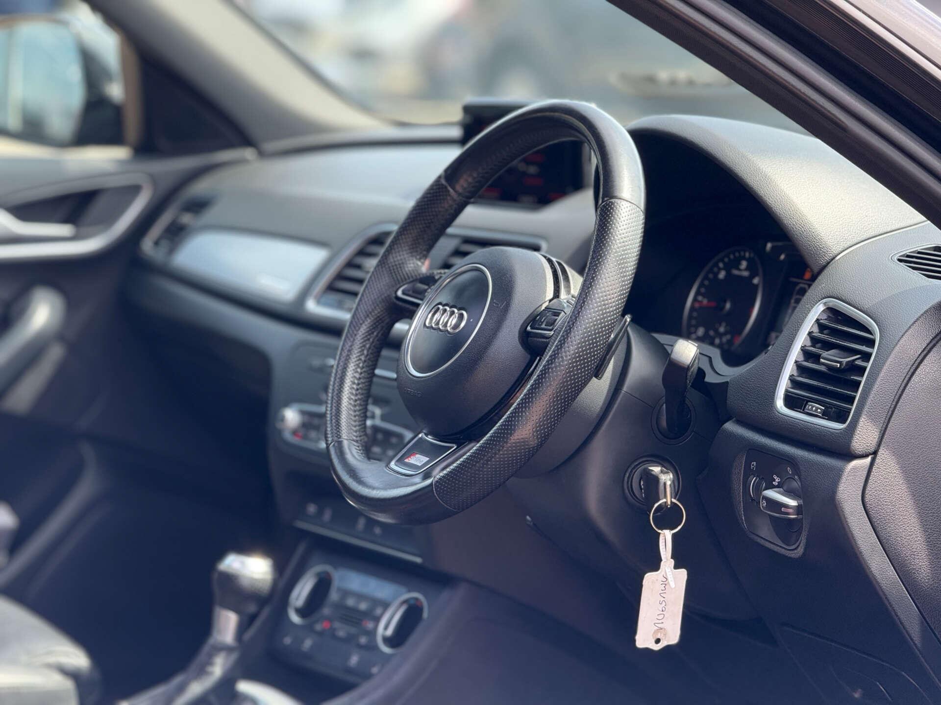 Audi Q3 view 34