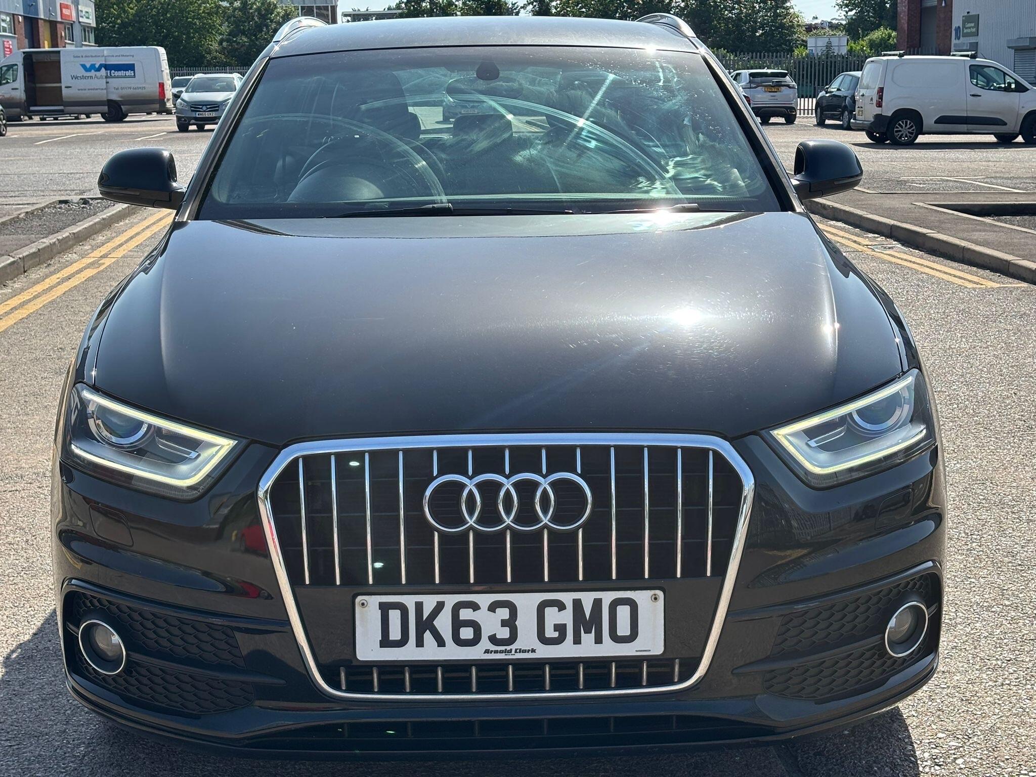 Audi Q3 view 6