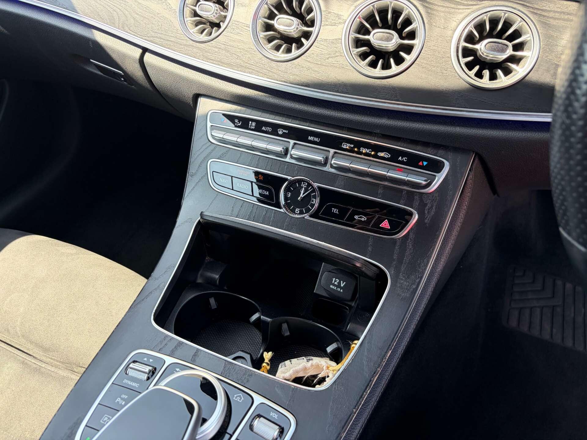 Mercedes-Benz E Class view 37