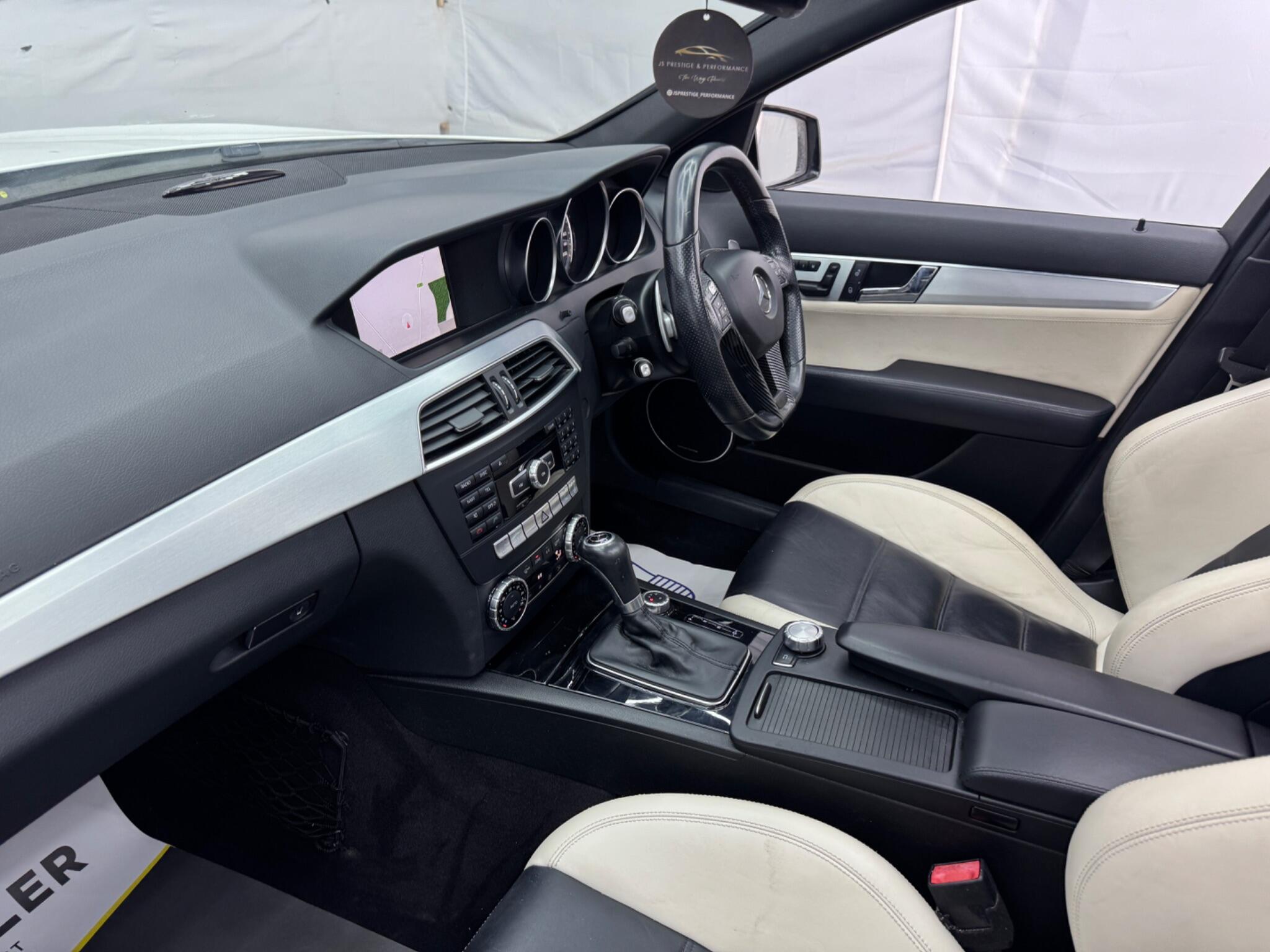 Mercedes-Benz C Class view 14