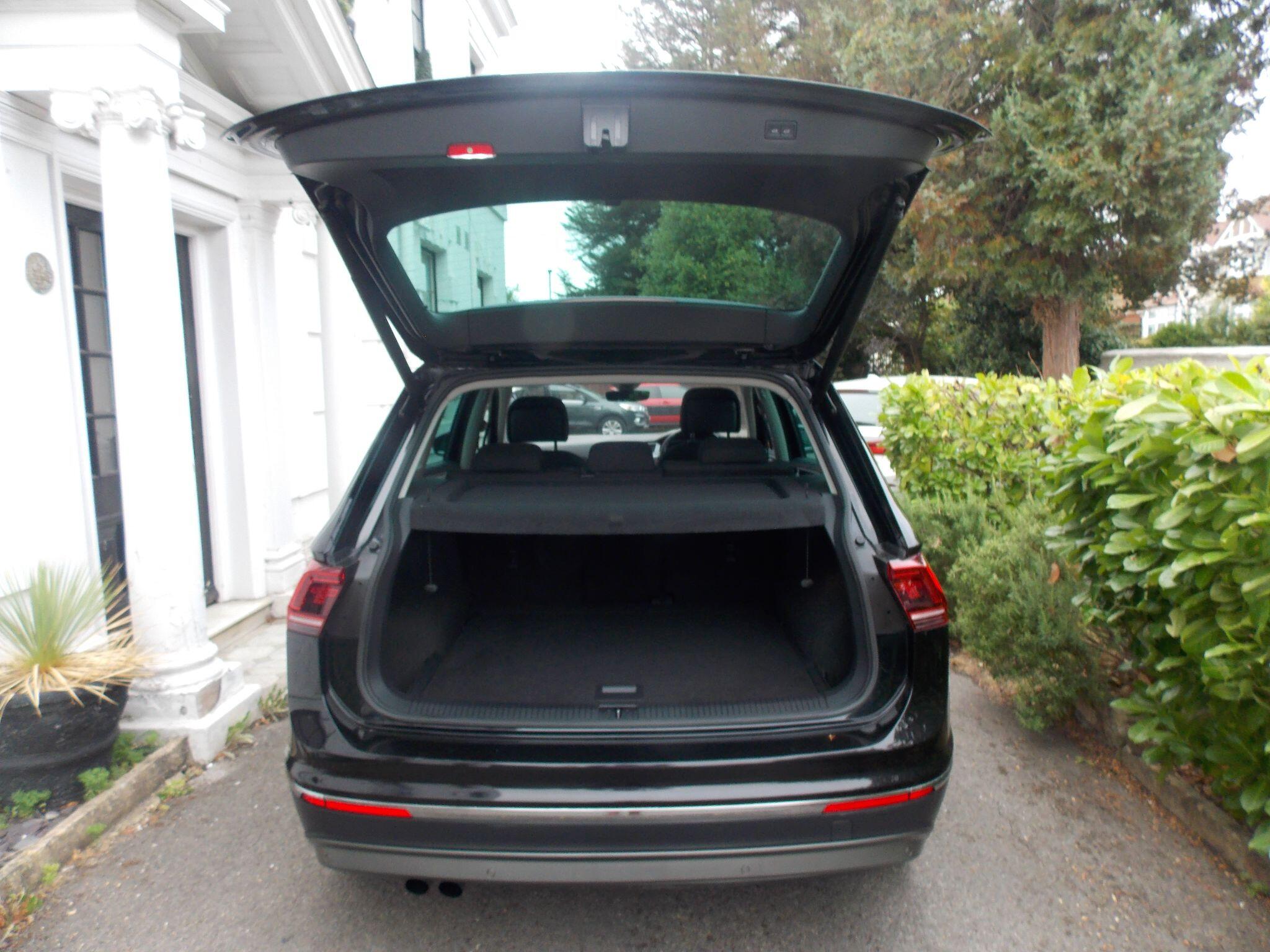 Volkswagen Tiguan view 42