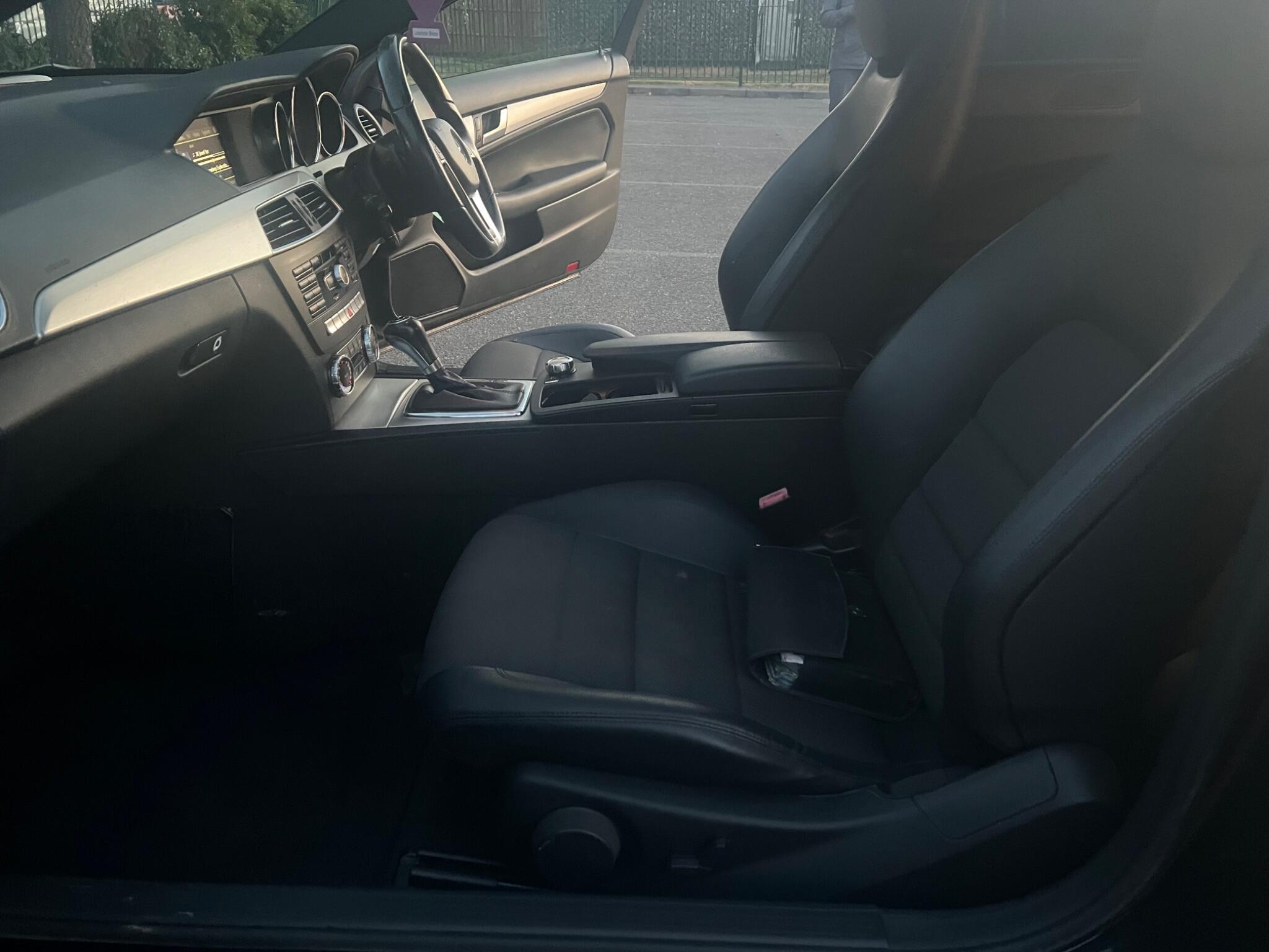 Mercedes-Benz C-Class view 27