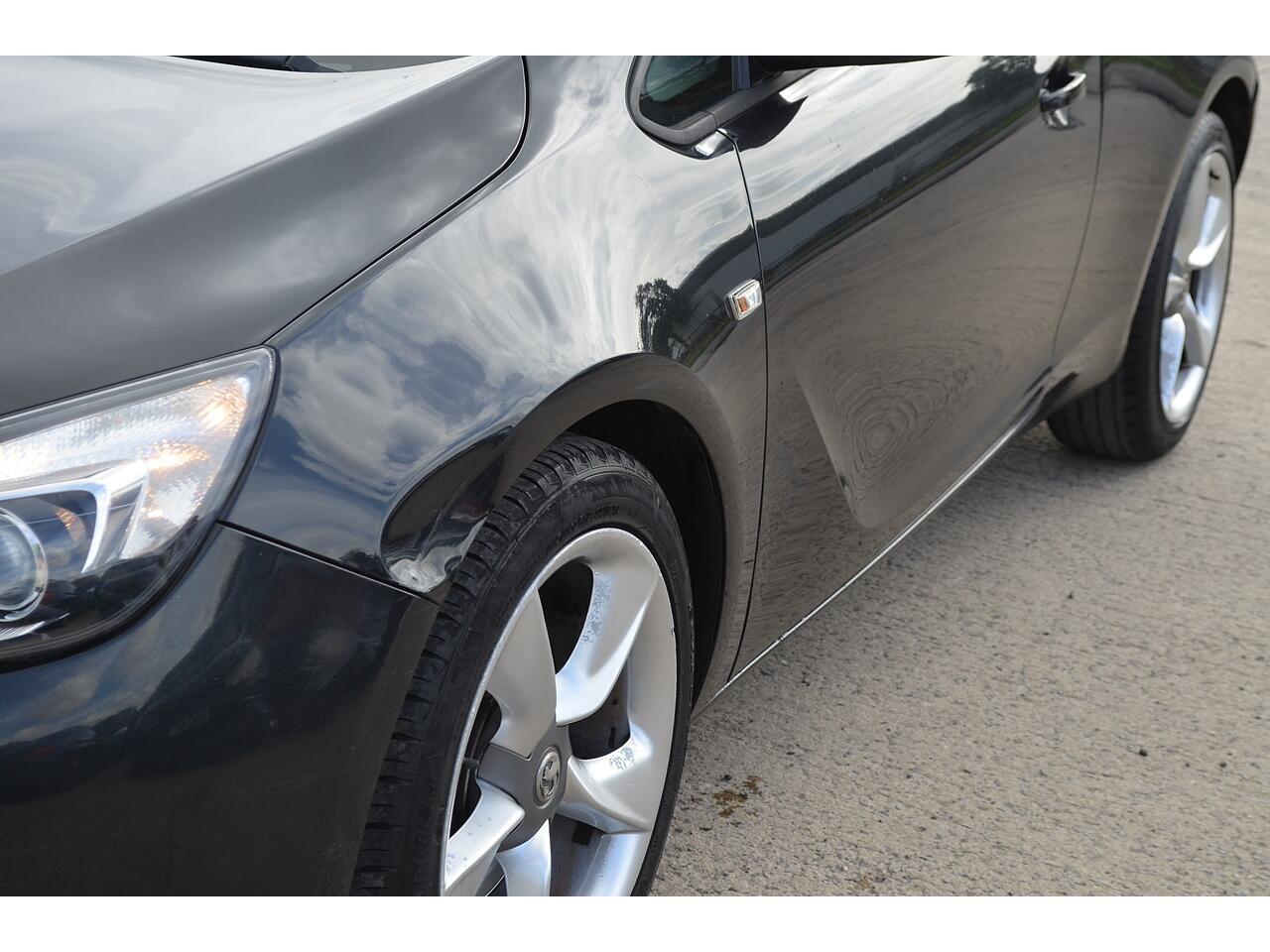 Vauxhall Astra GTC view 37