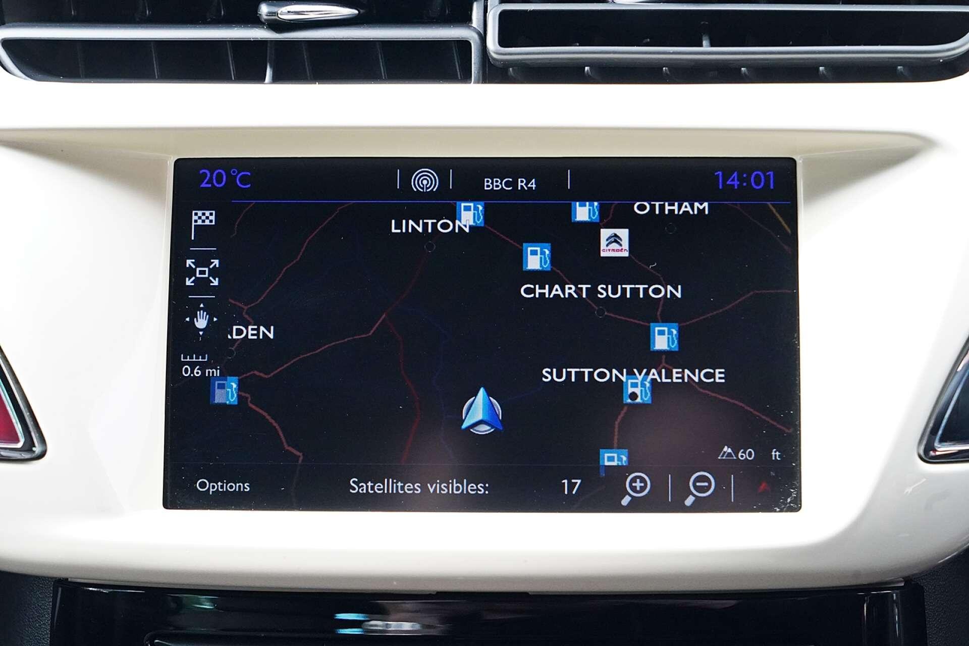 DS Automobiles DS 3 view 26