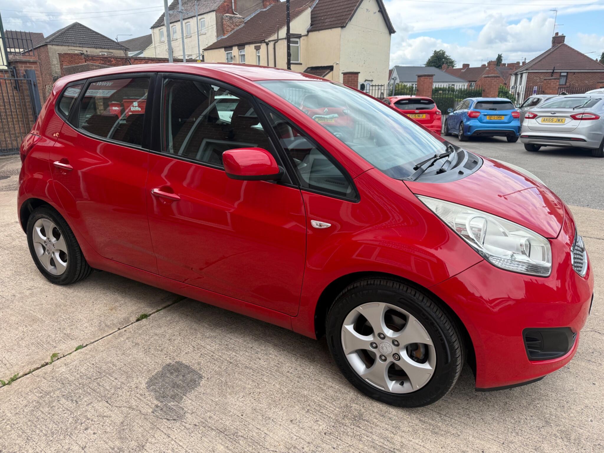 Kia Venga view 2