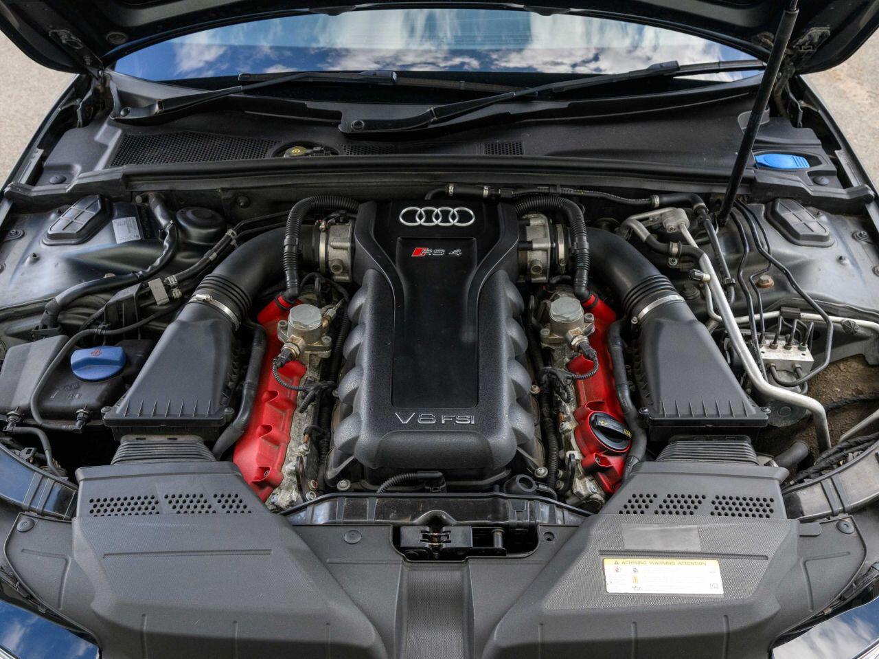 Audi RS4 view 15