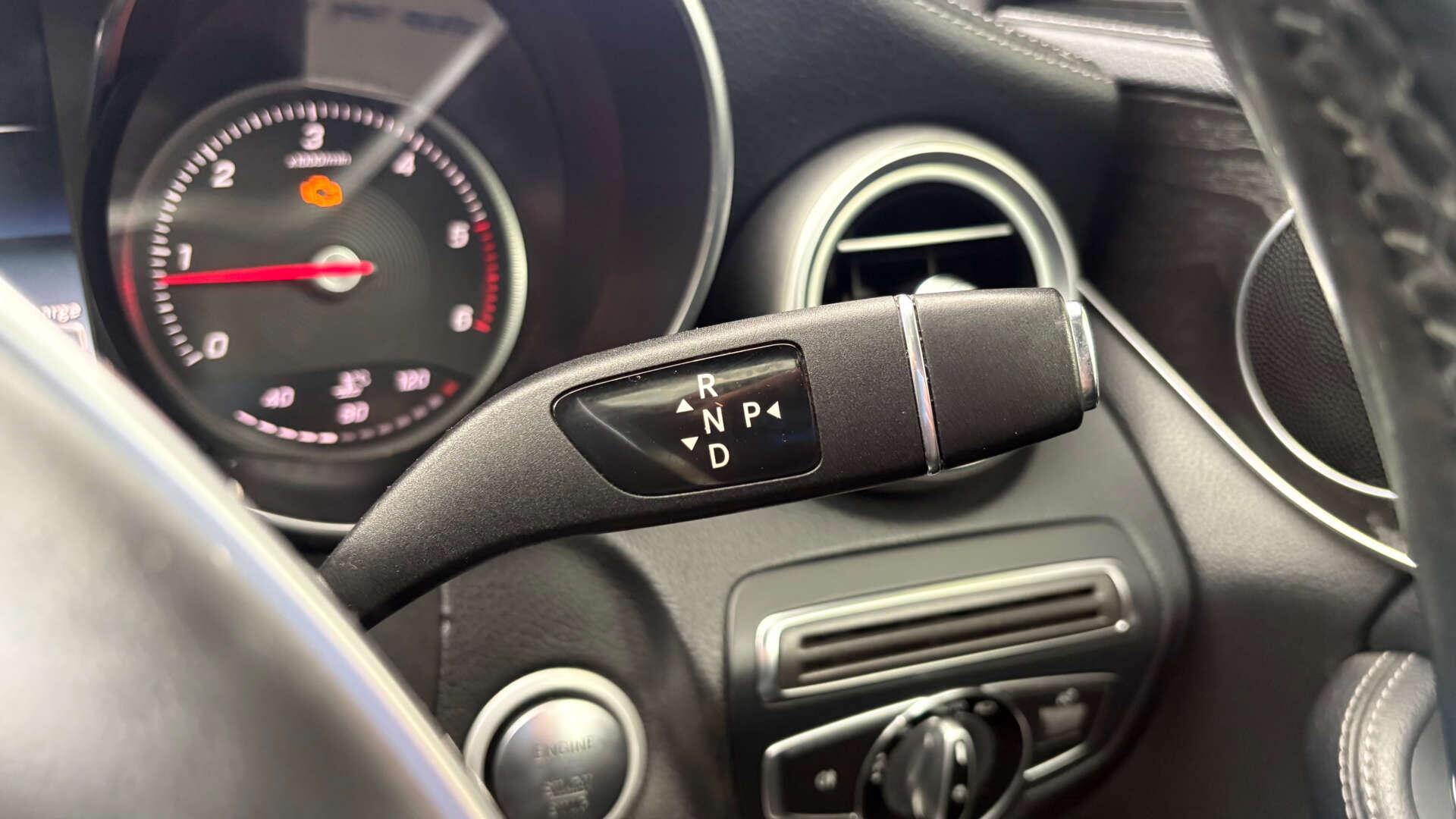 Mercedes-Benz C-Class view 22