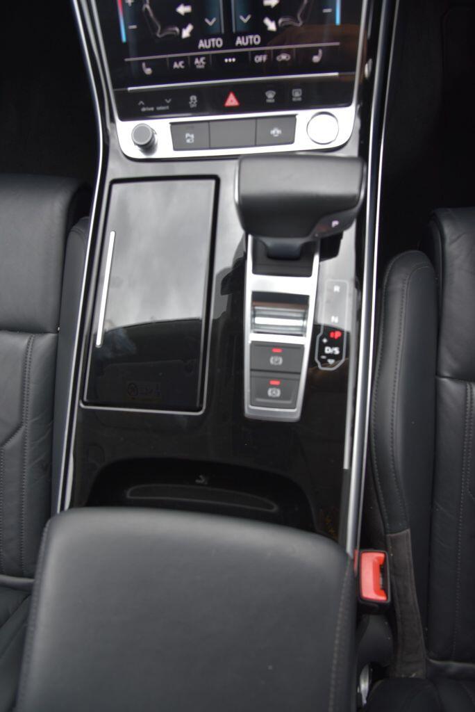 Audi A8 view 39