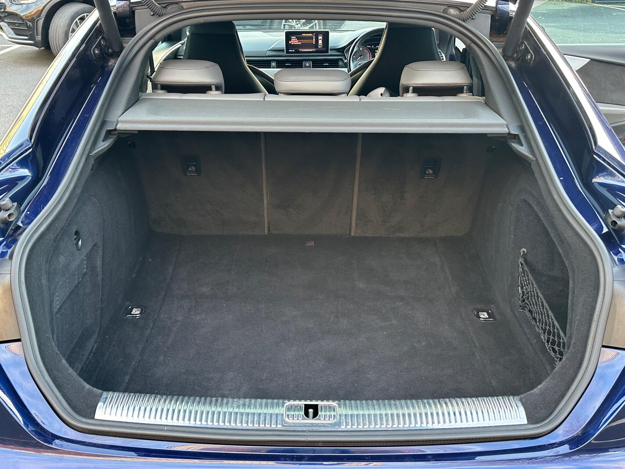 Audi S5 view 21
