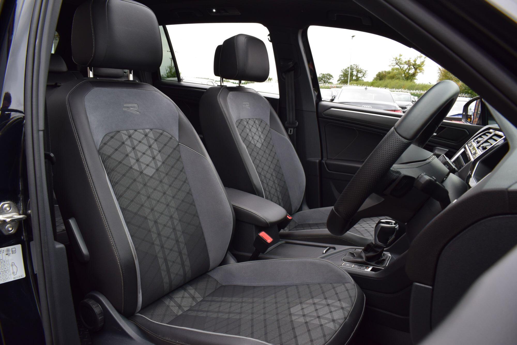 Volkswagen Tiguan Allspace view 12