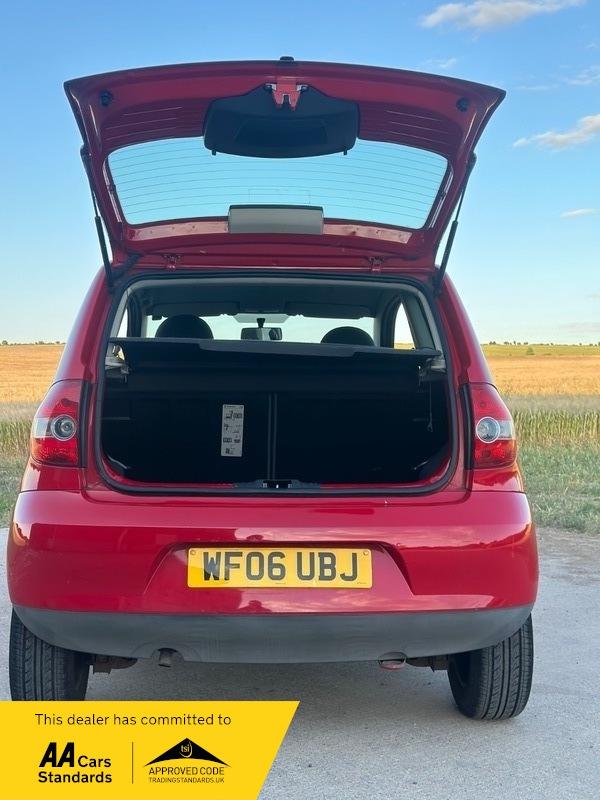 2006 Volkswagen Fox image 18