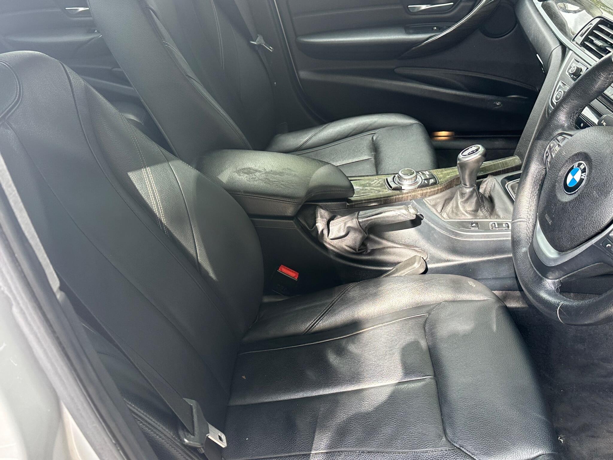 BMW 3 Series view 9