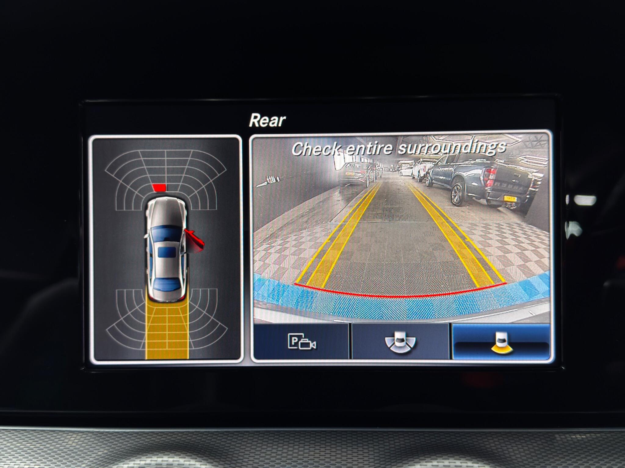 Mercedes-Benz E-Class view 35