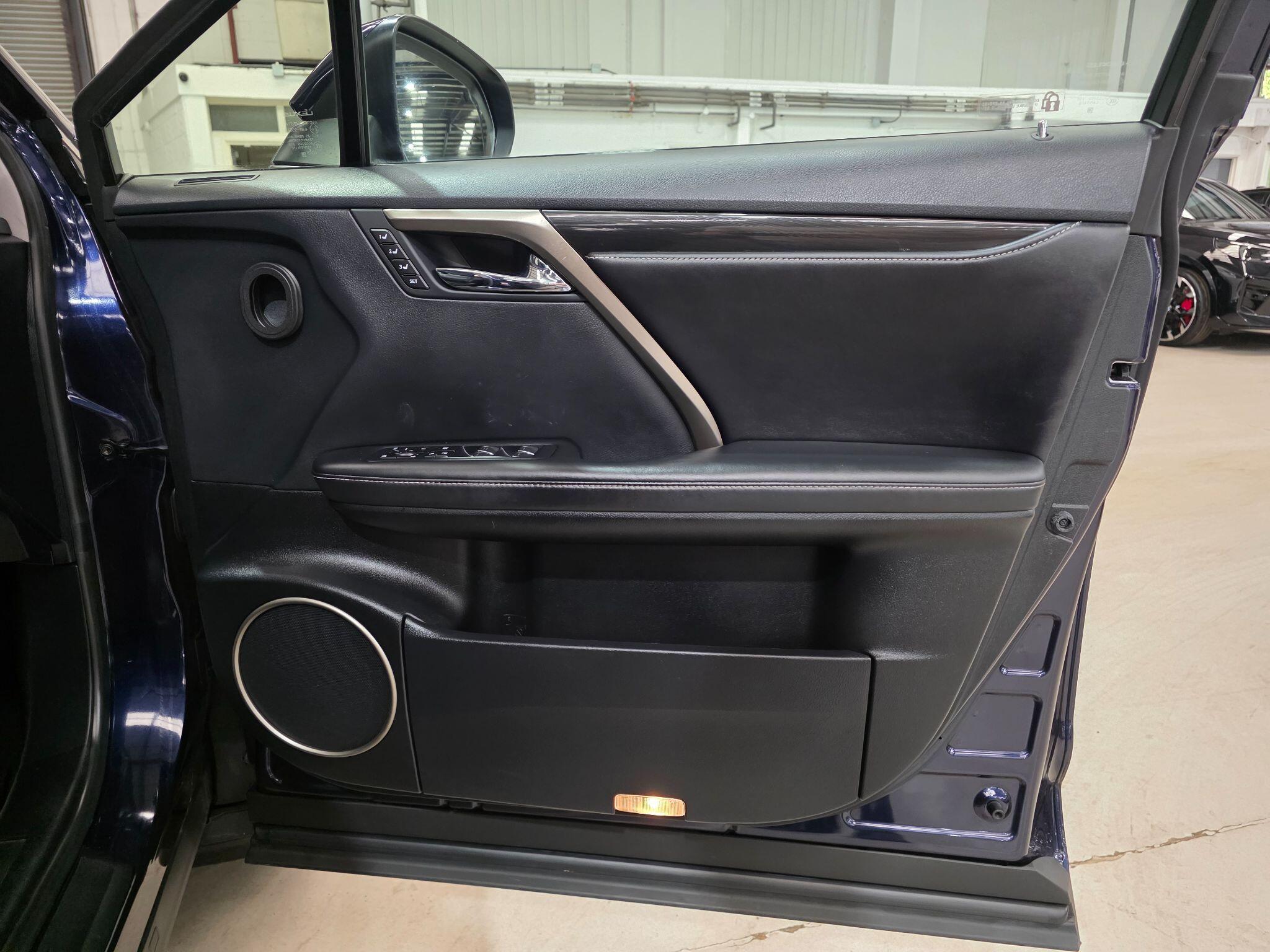 Lexus RX view 14