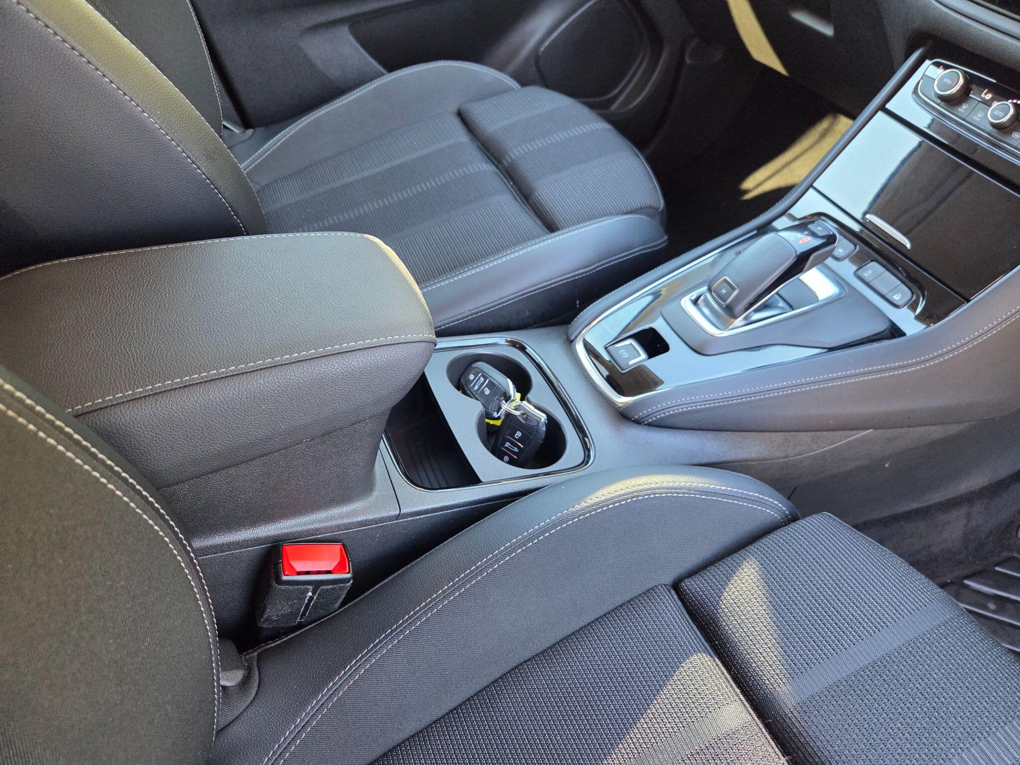 Vauxhall Grandland view 9