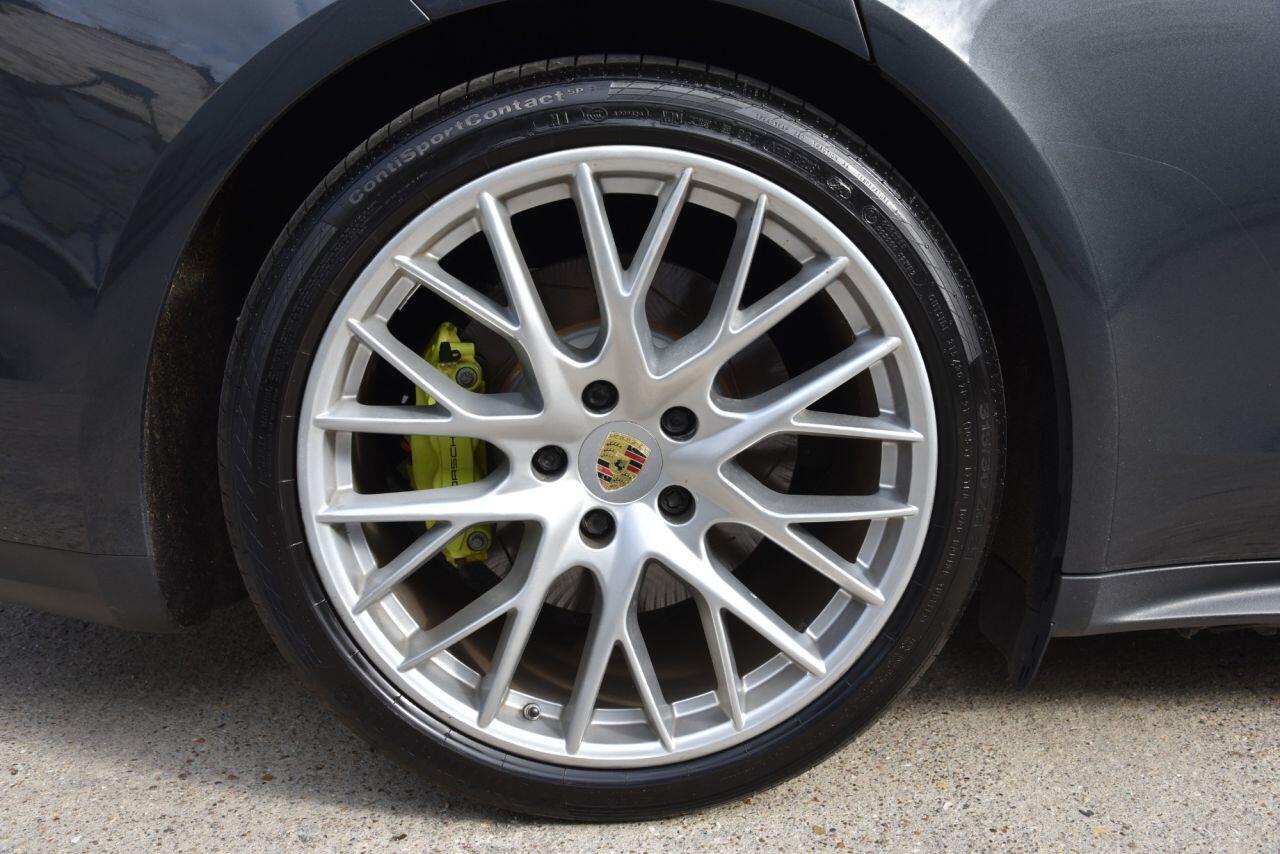 Porsche Panamera view 78