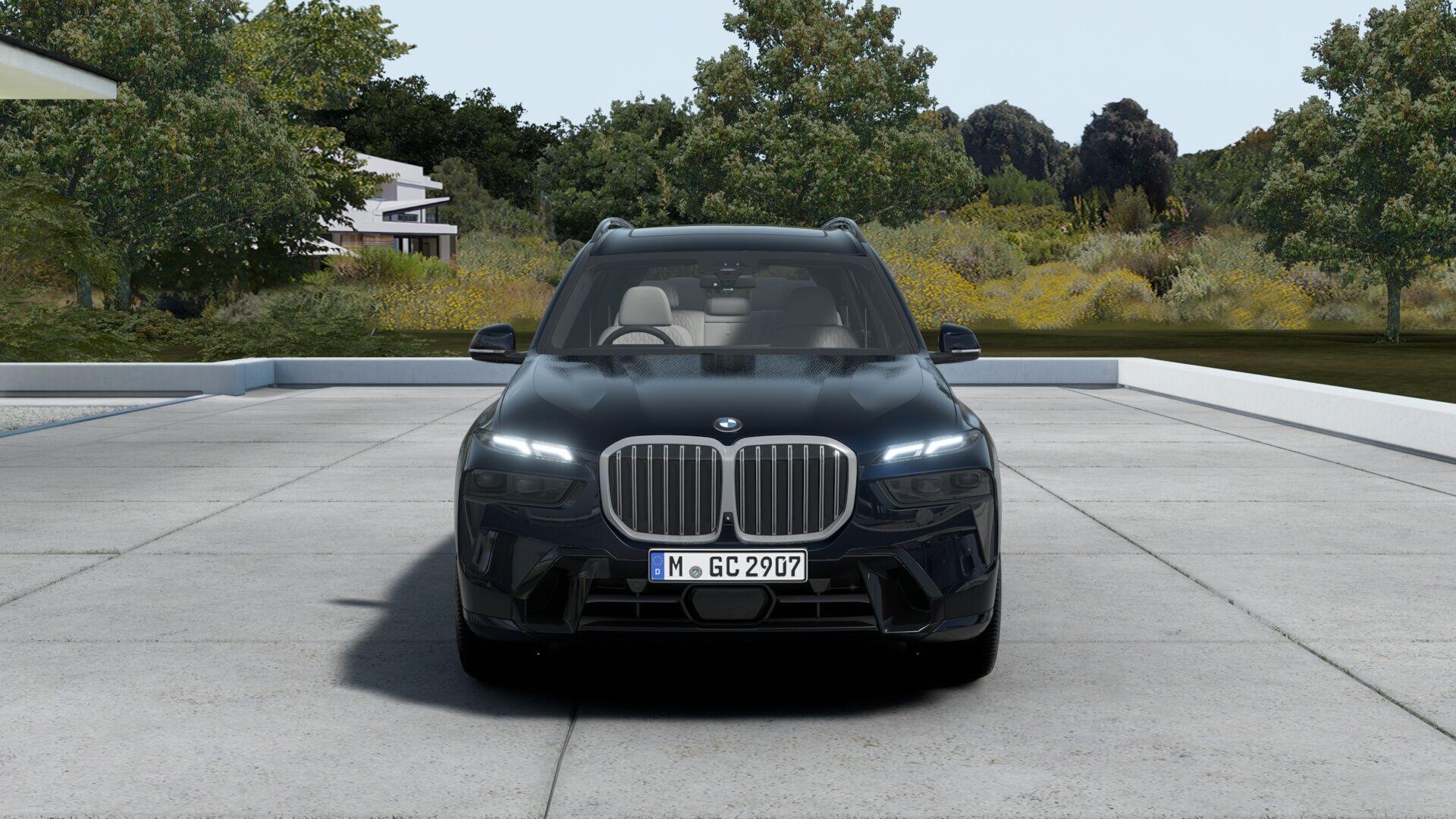 BMW X7 view 2