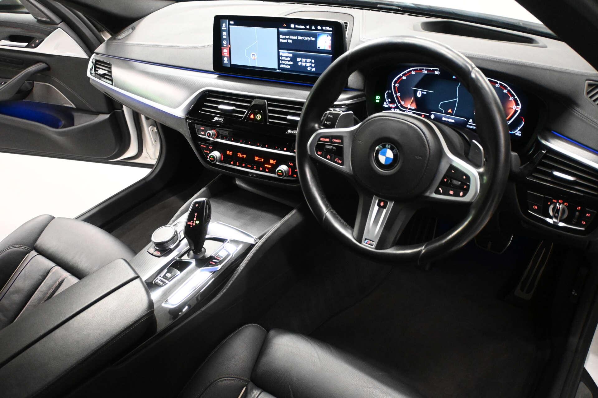 BMW 5 Series view 31