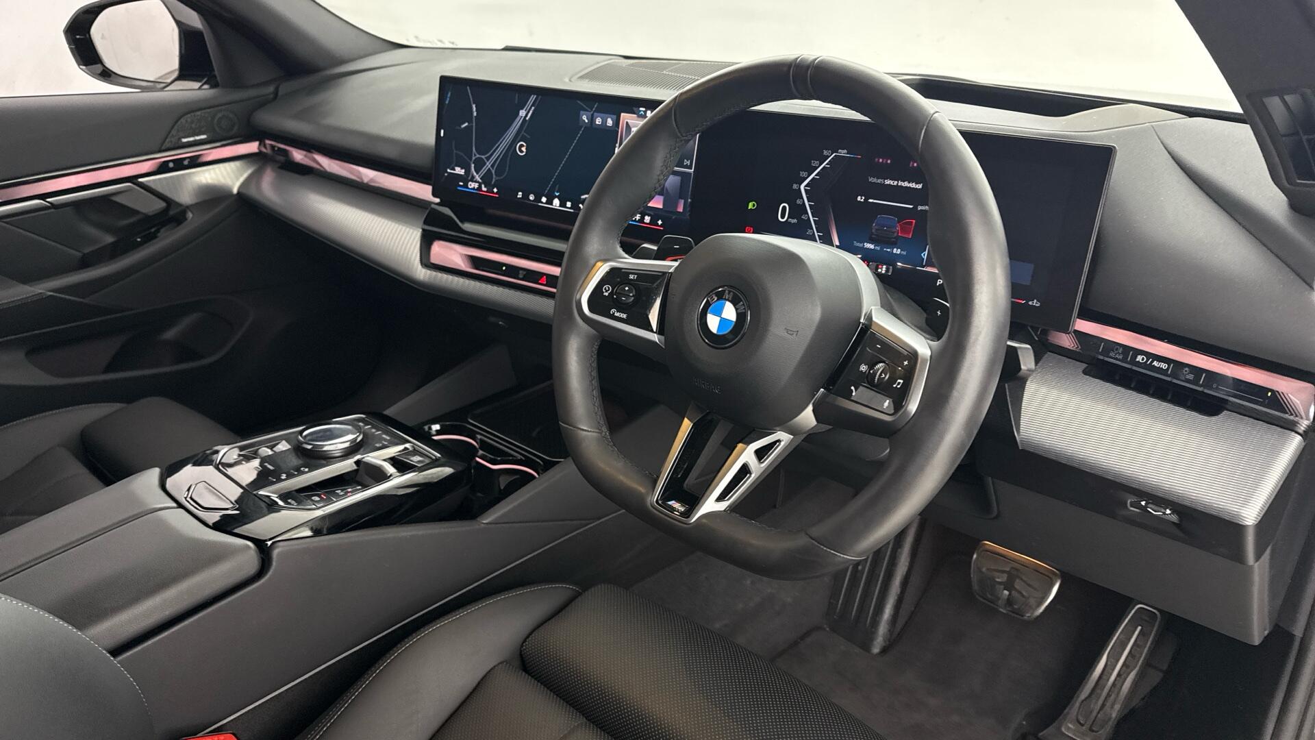 BMW 5 Series view 6