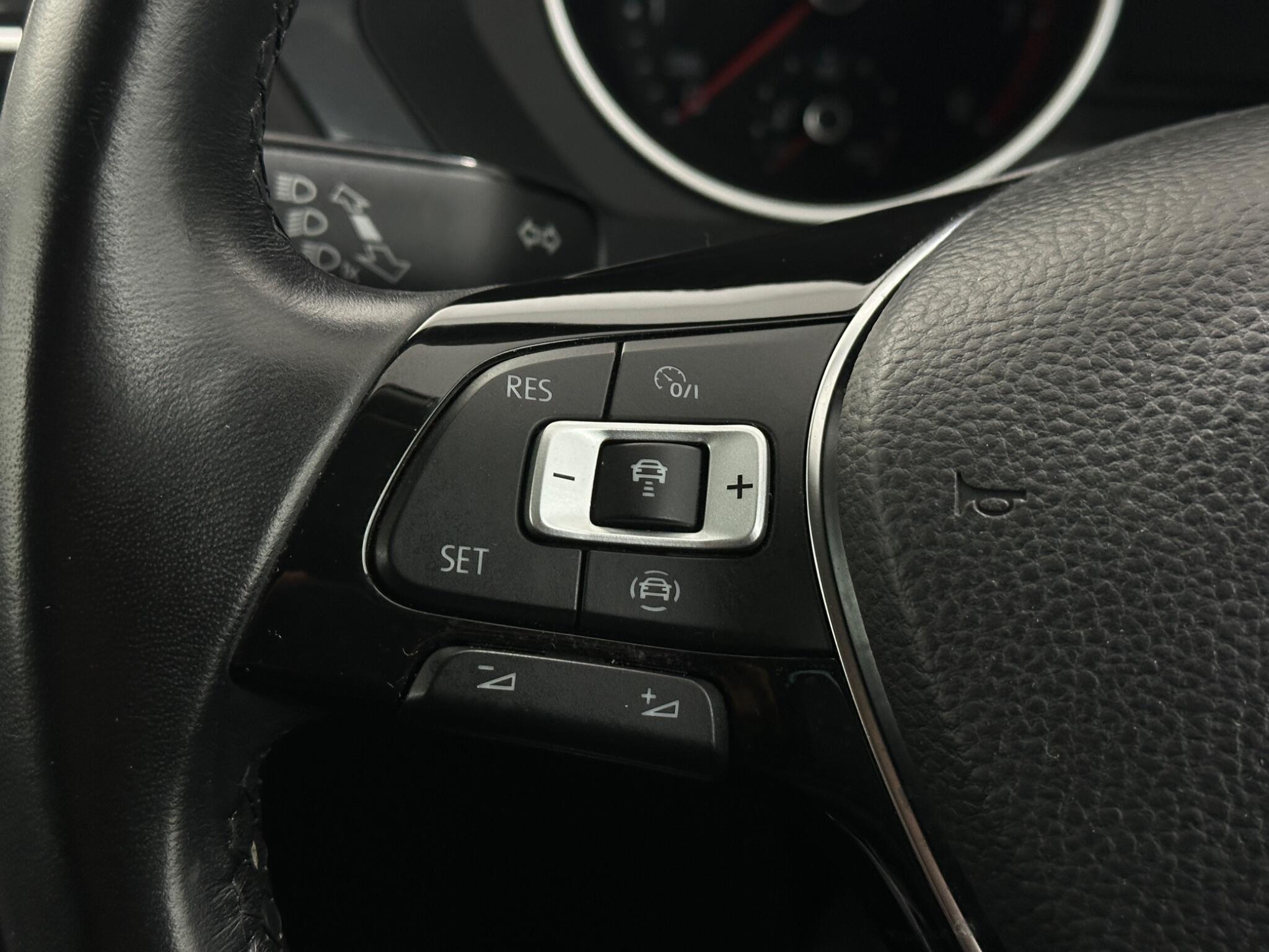 Volkswagen Tiguan view 15