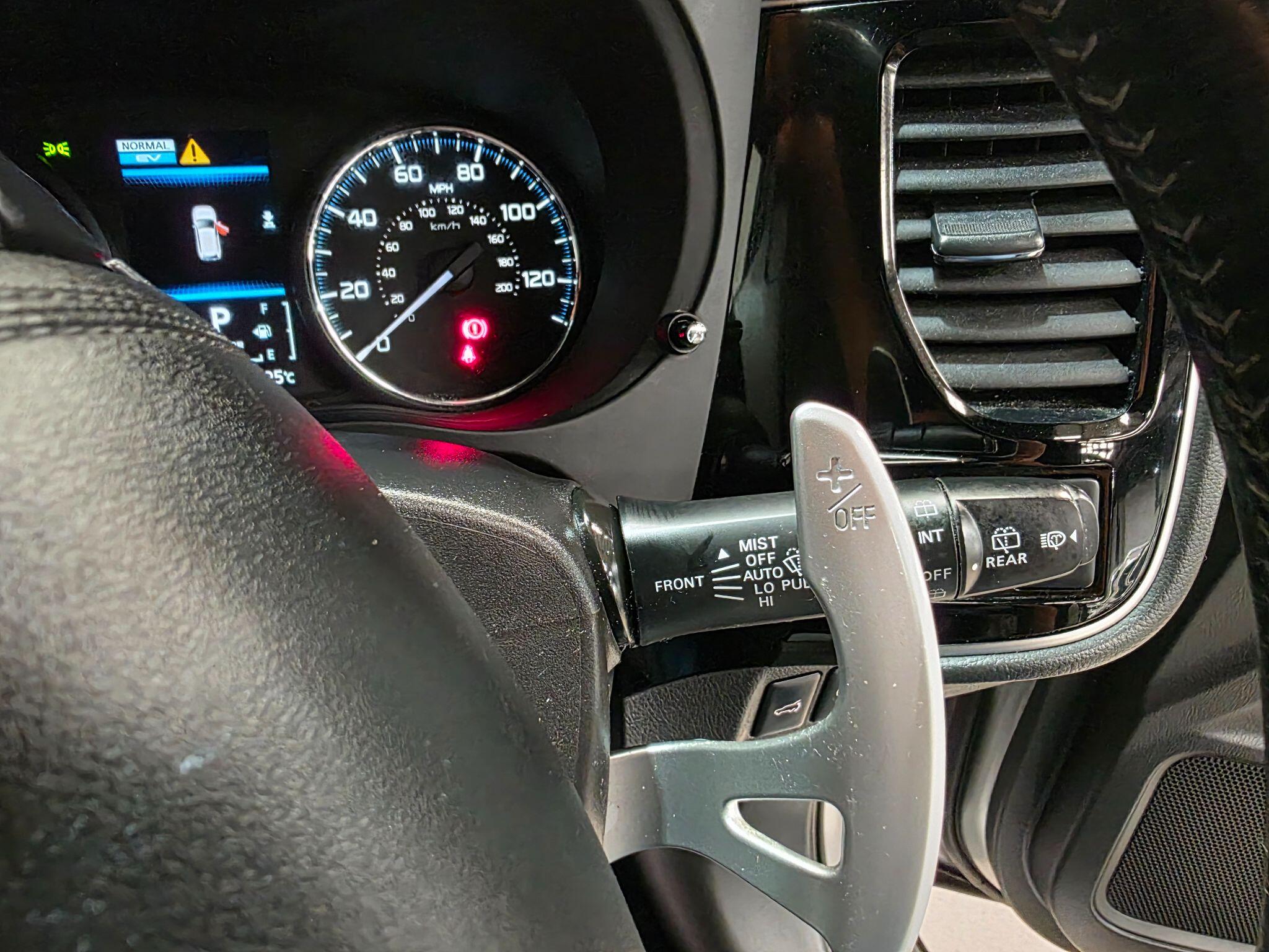Mitsubishi Outlander view 18